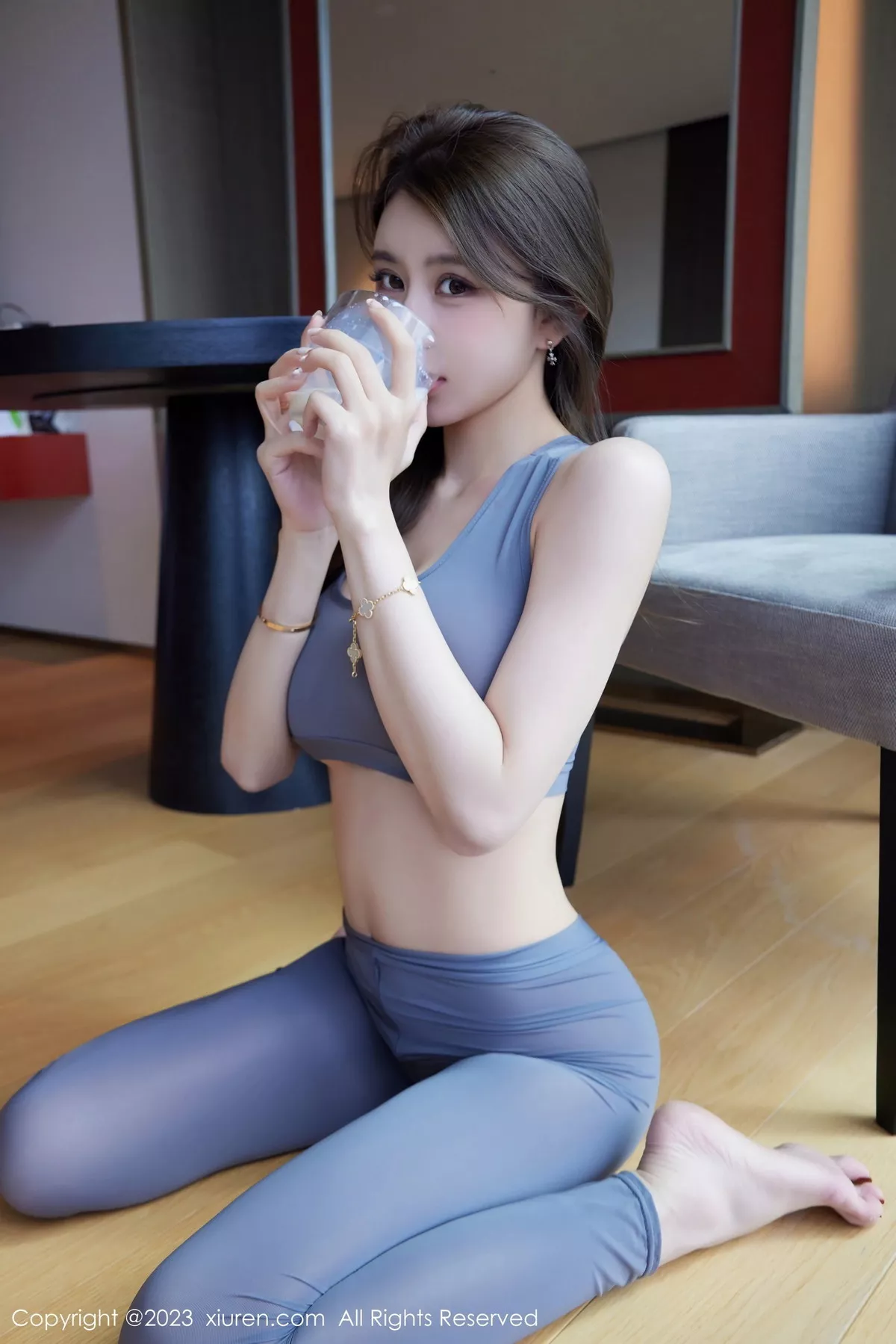 [[XiuRen秀人网]秀人网]No.7557_模特tina_甜仔性感灰色真空瑜伽服紧身秀凹凸身材惹火诱惑写真64P