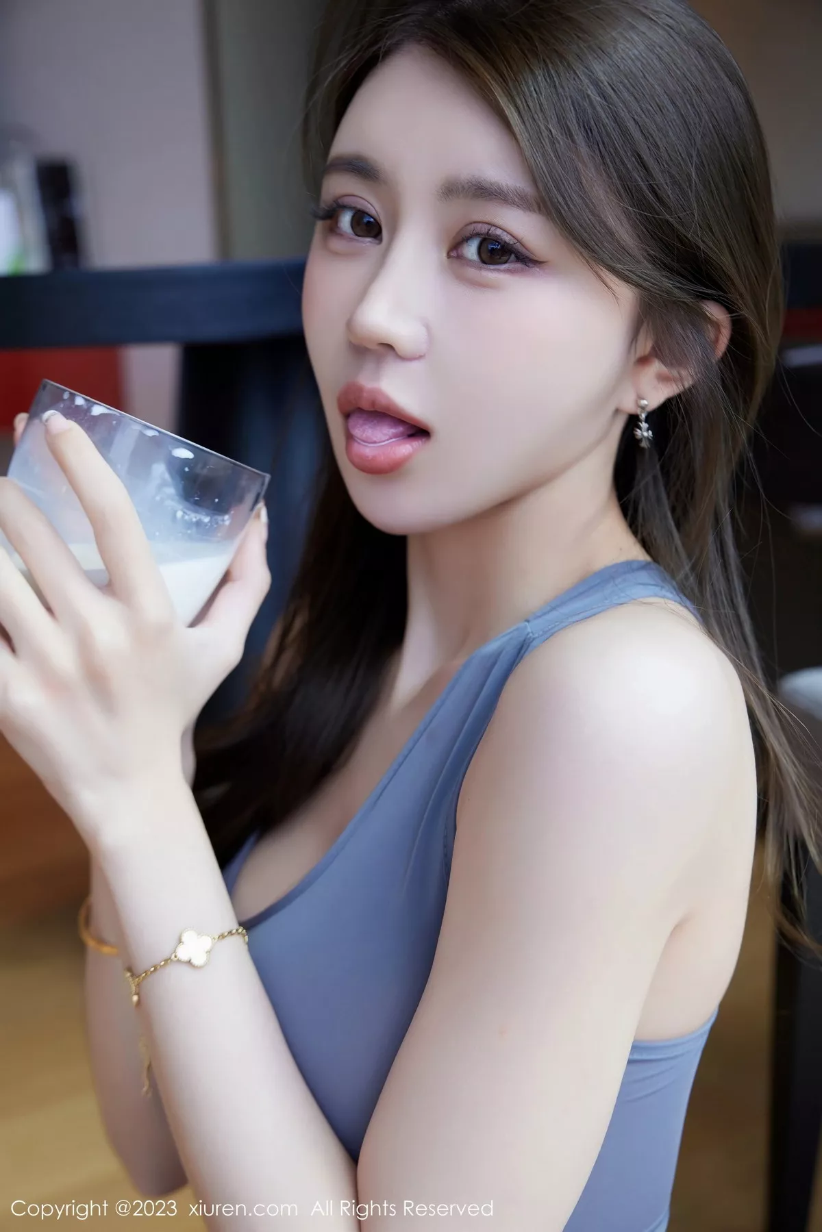 [[XiuRen秀人网]秀人网]No.7557_模特tina_甜仔性感灰色真空瑜伽服紧身秀凹凸身材惹火诱惑写真64P