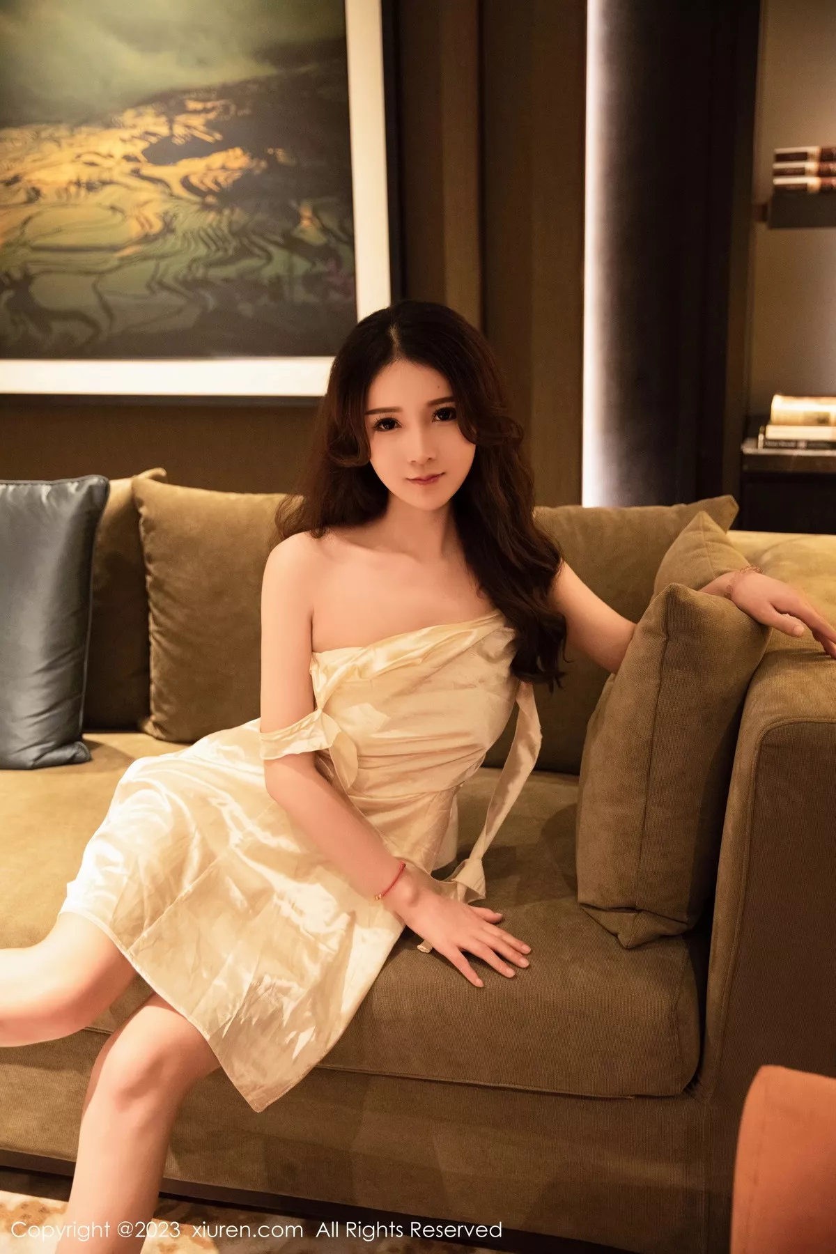 [[XiuRen秀人网]秀人网]No.7558_模特林煊煊脱性感白色连衣短裙露白色内衣秀完美身材诱惑写真70P