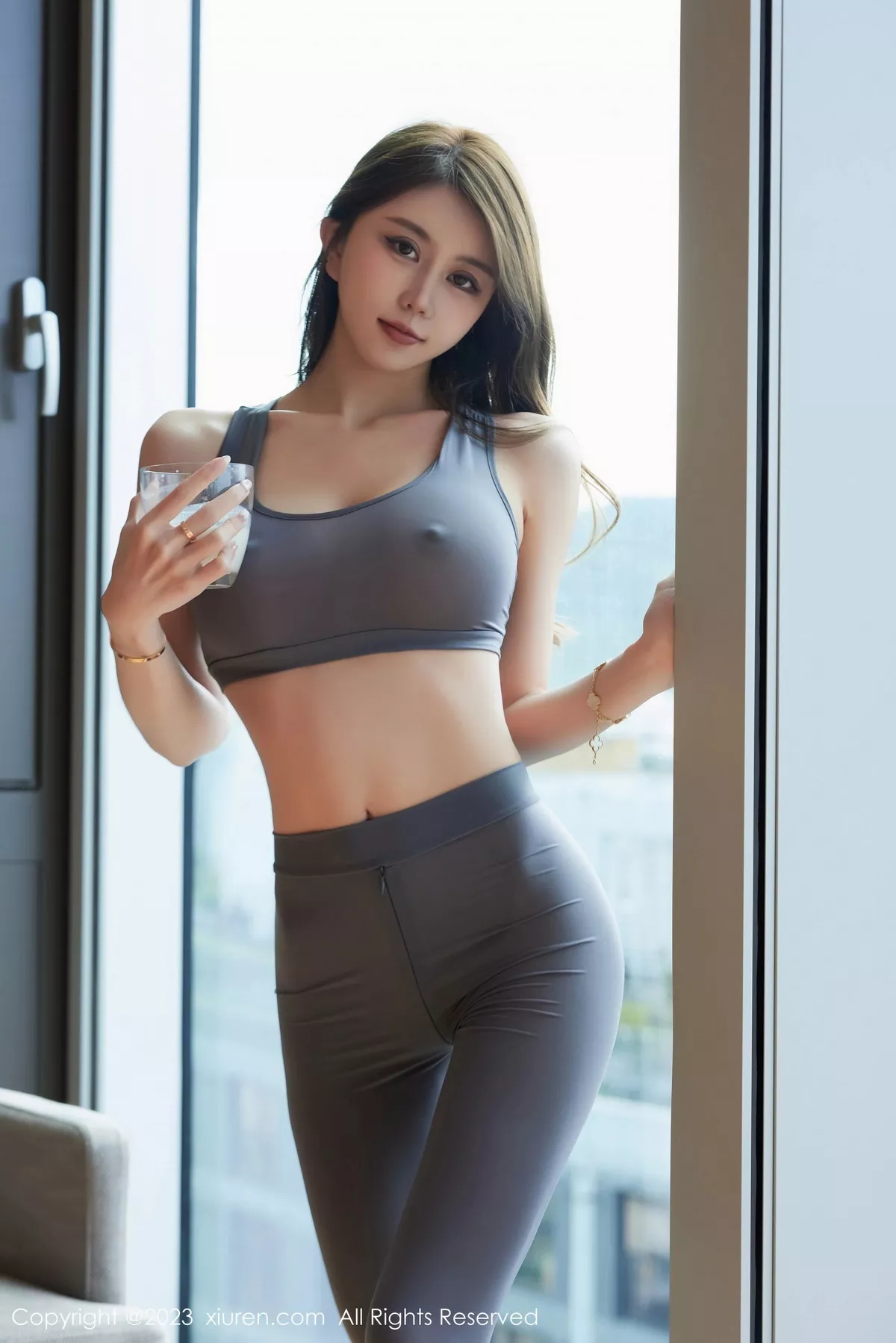 [[XiuRen秀人网]秀人网]No.7557_模特tina_甜仔性感灰色真空瑜伽服紧身秀凹凸身材惹火诱惑写真64P