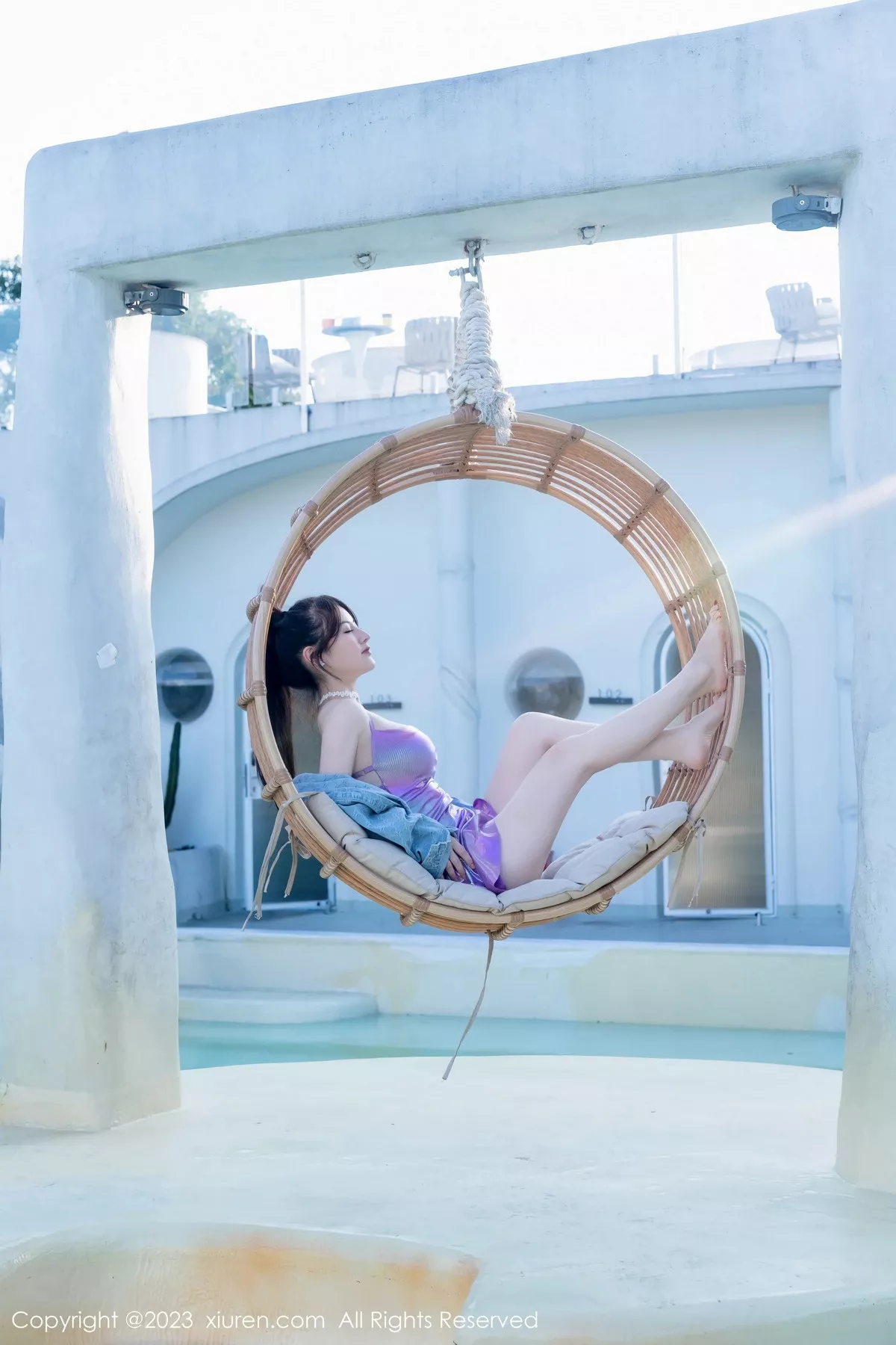 [[XiuRen秀人网]秀人网]No.7565_模特诗诗kiki性感紫色吊带短裙+蓝灰死库水秀惹火身材诱惑写真80P