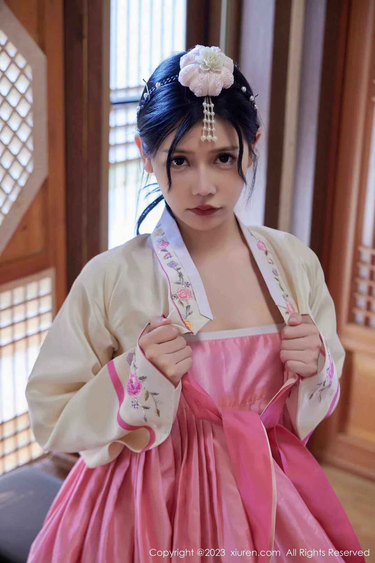 [[XiuRen秀人网]秀人网]No.7564_模特尹甜甜性感艳红大长今服饰露轻透连体衣秀完美身材诱惑写真69P