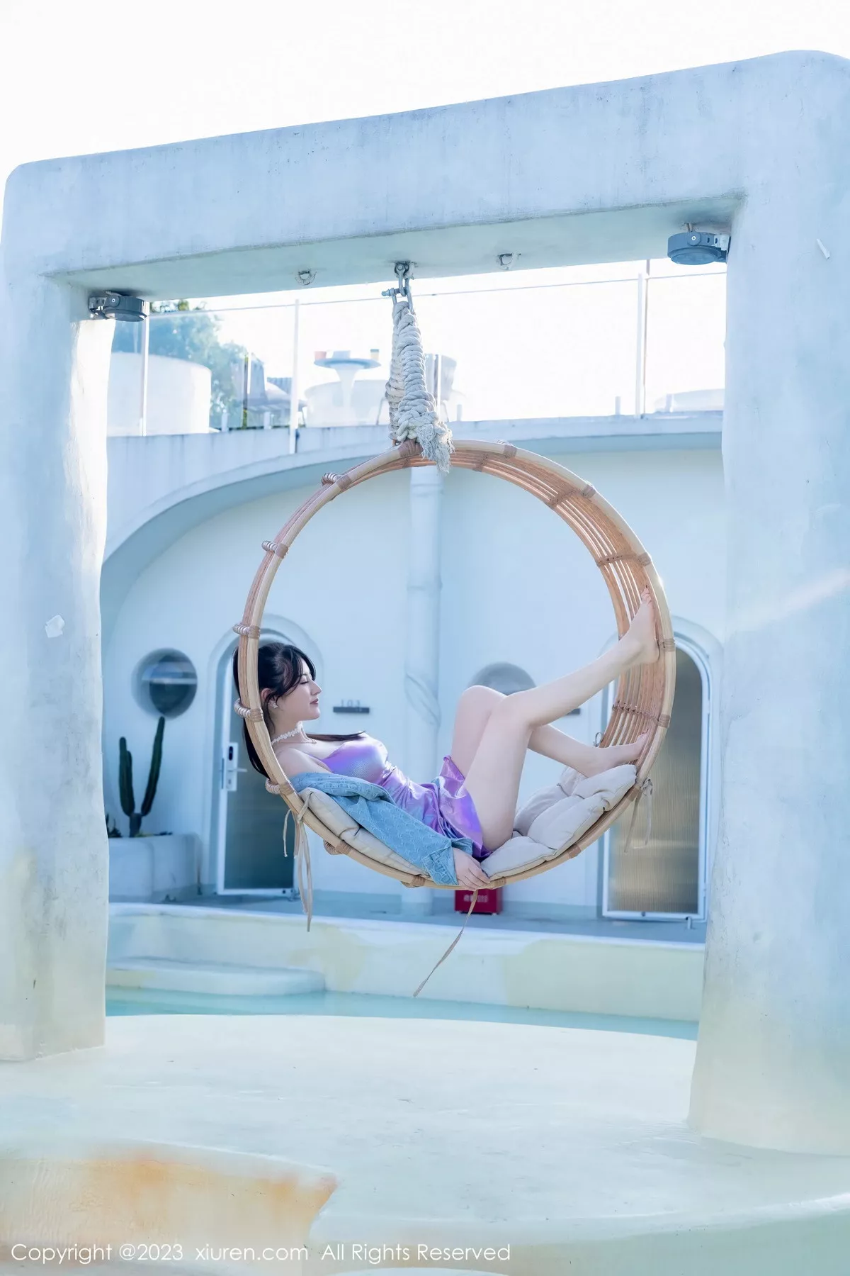 [[XiuRen秀人网]秀人网]No.7565_模特诗诗kiki性感紫色吊带短裙+蓝灰死库水秀惹火身材诱惑写真80P