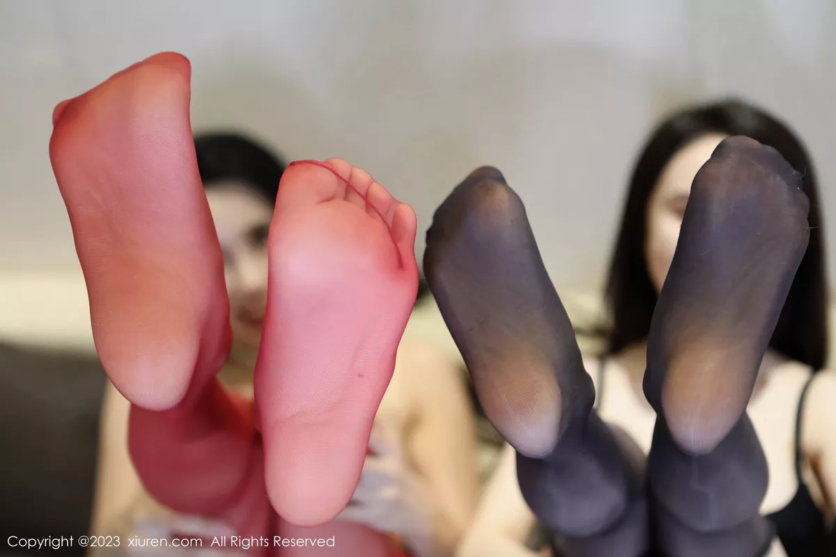 [[XiuRen秀人网]秀人网]No.7563_模特合集女神田兮白半脱性感黑色吊裙露黑色内衣迷人诱惑写真67P