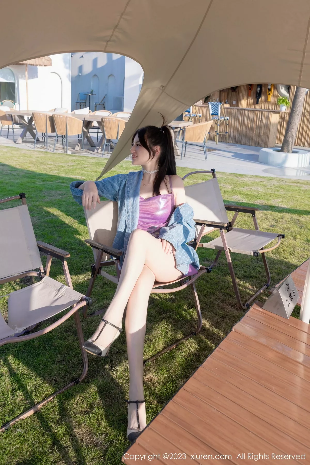 [[XiuRen秀人网]秀人网]No.7565_模特诗诗kiki性感紫色吊带短裙+蓝灰死库水秀惹火身材诱惑写真80P