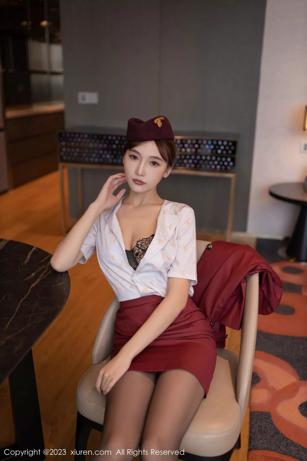 [[XiuRen秀人网]秀人网]No.7569_模特陆萱萱脱空姐制服露性感黑色蕾丝内衣配超薄黑丝诱惑写真80P