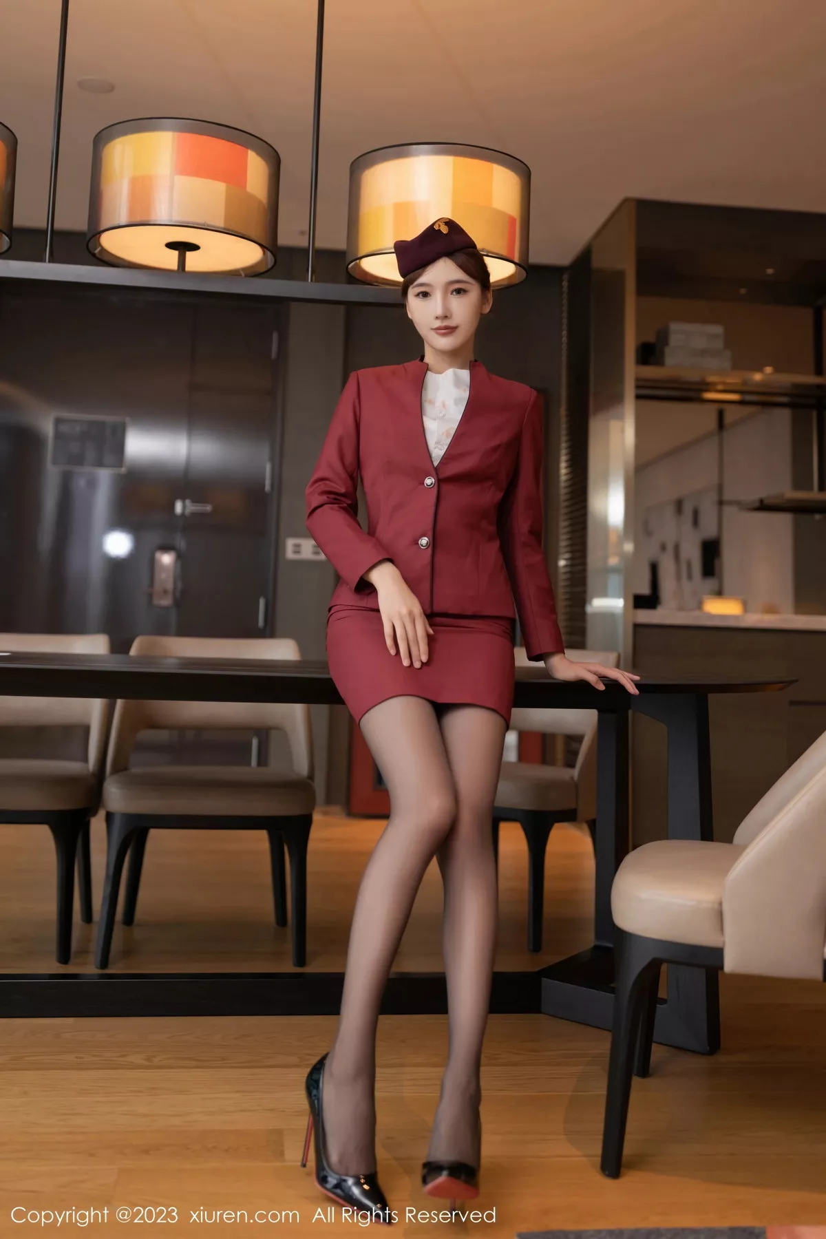 [[XiuRen秀人网]秀人网]No.7569_模特陆萱萱脱空姐制服露性感黑色蕾丝内衣配超薄黑丝诱惑写真80P