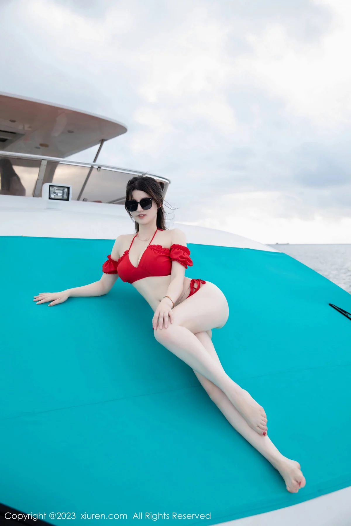 [[XiuRen秀人网]秀人网]No.7881_模特诗诗kiki游艇场景性感红色比基尼服秀丰腴有致身材诱惑写真81P