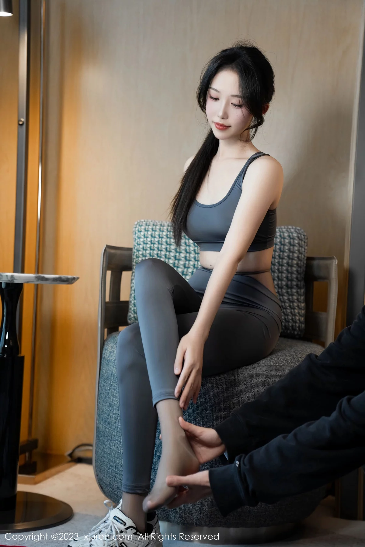 [[XiuRen秀人网]秀人网]No.7882_模特利世性感灰色瑜伽服饰配超薄无内灰丝秀曼妙身姿诱惑写真80P