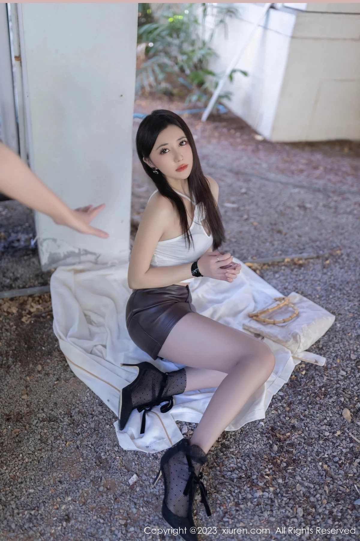 [[XiuRen秀人网]秀人网]No.7888_模特鱼子酱Fish尾随主题情趣捆绑性感内衣秀曼妙身姿诱惑写真83P