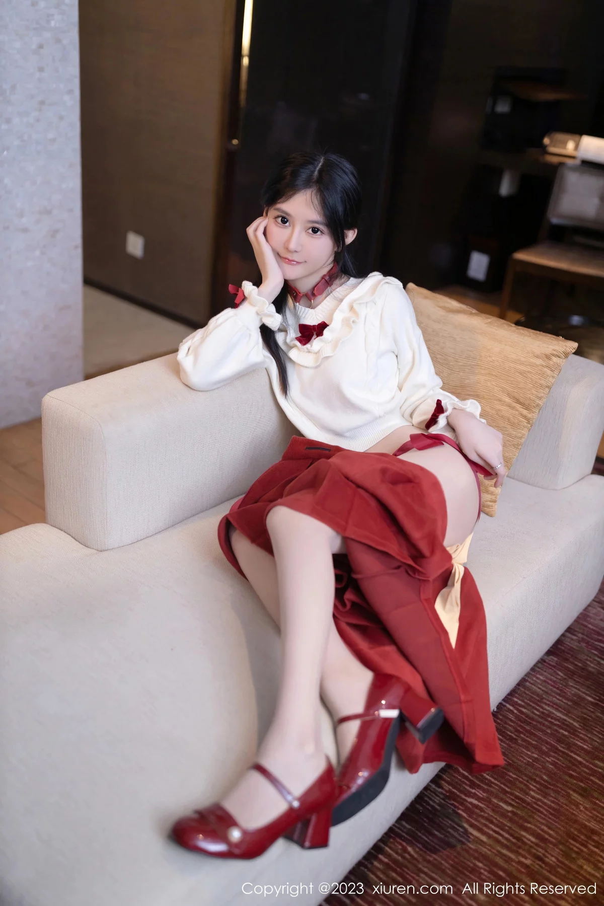 [[XiuRen秀人网]秀人网]No.7890_模特幼幼红色裙子露性感红色情趣饰品秀火辣身材极致诱惑写真80P