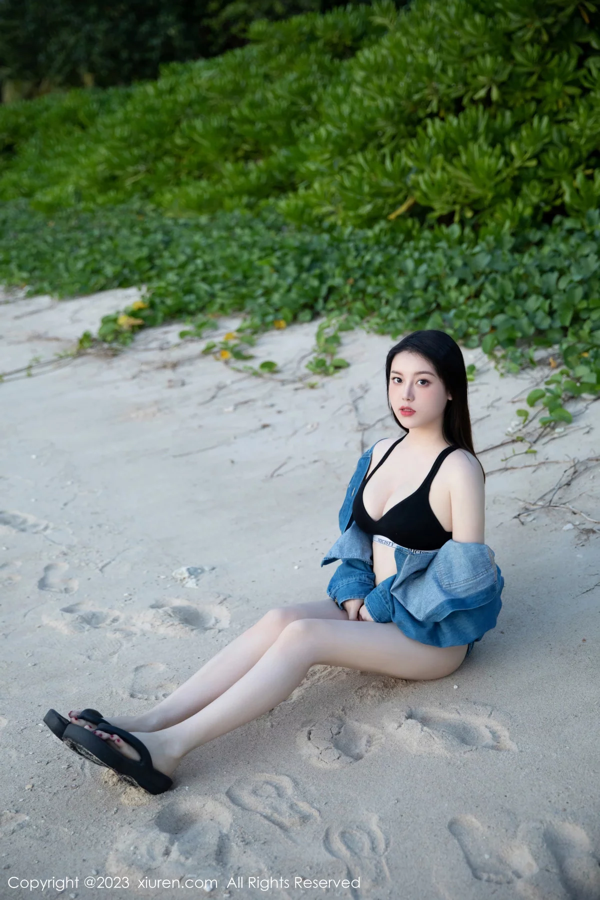 [[XiuRen秀人网]秀人网]No.7893_模特谭小灵性感白色轻透连衣短裙配原色丝袜秀惹火身材诱惑写真95P