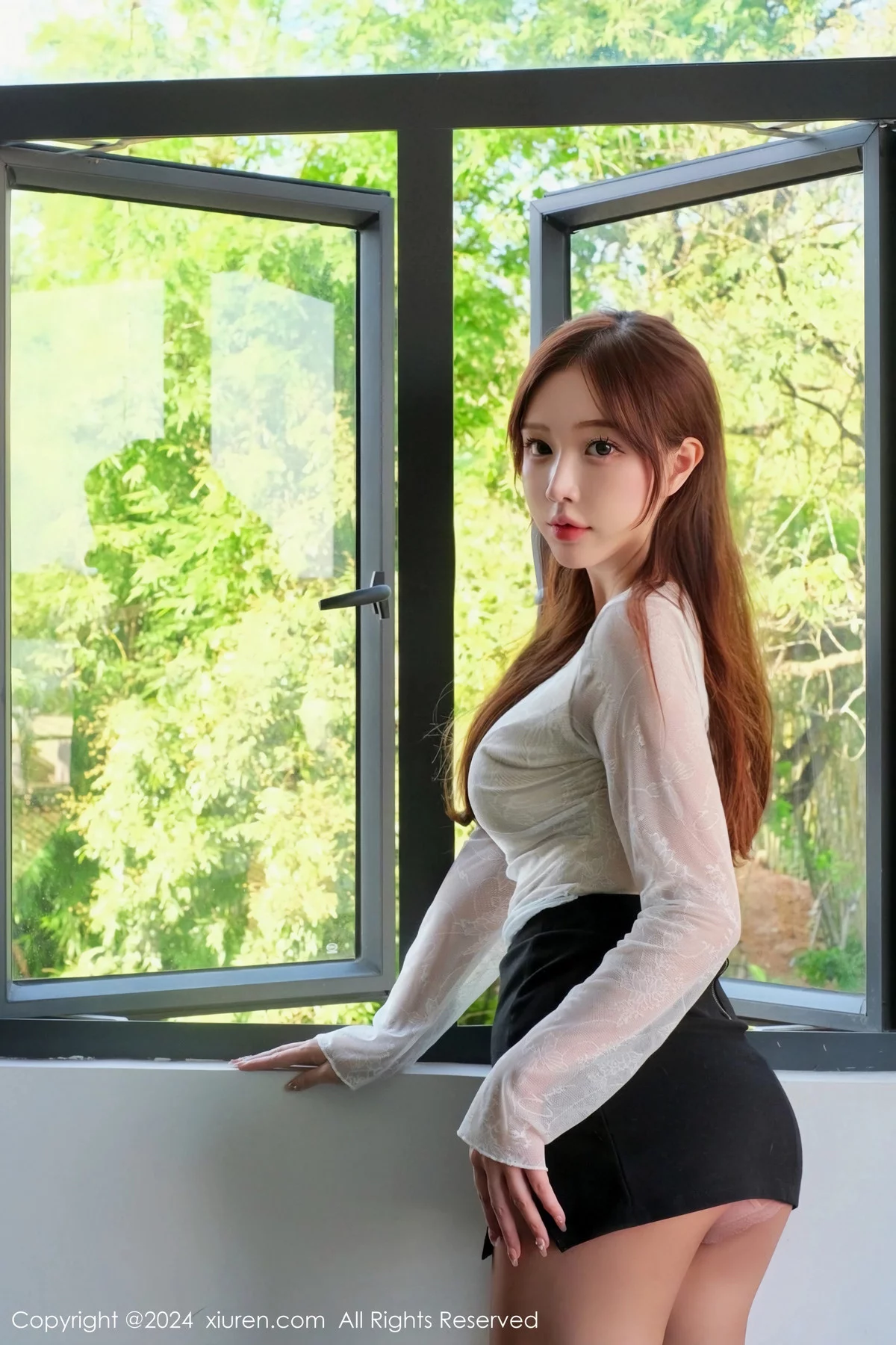 [[XiuRen秀人网]秀人网]No.7895_丽质美人LindaLinda白上衣配短裙露粉色内衣秀丰满身材诱惑写真39P