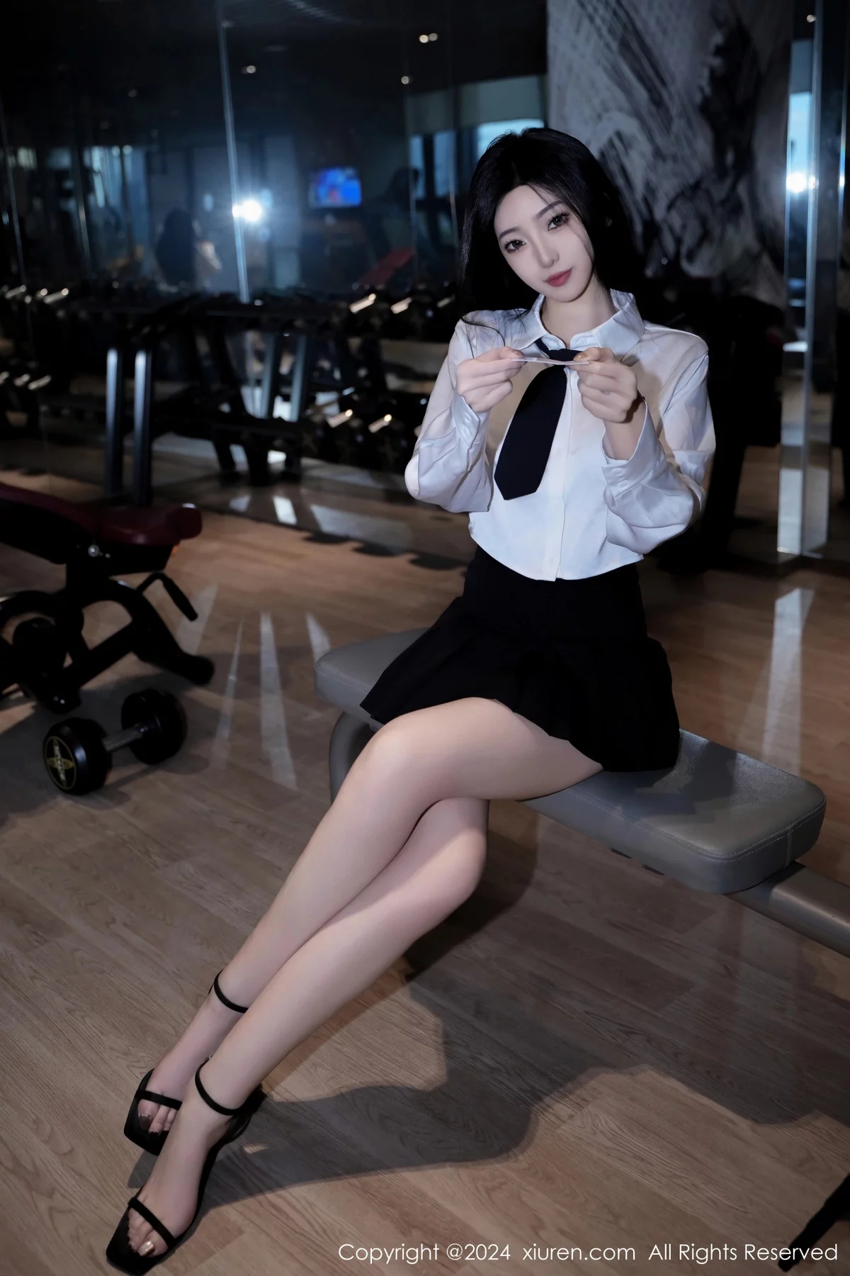 [[XiuRen秀人网]秀人网]No.7894_模特安琪Yee性感白上衣配黑短裙露黑色内衣秀惹火身材诱惑写真77P