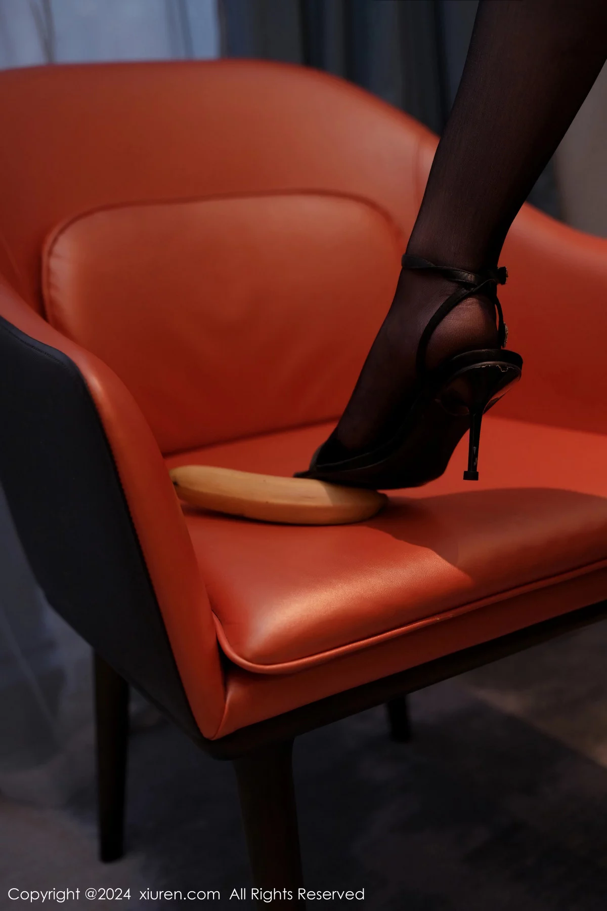 [[XiuRen秀人网]秀人网]No.7894_模特安琪Yee性感白上衣配黑短裙露黑色内衣秀惹火身材诱惑写真77P