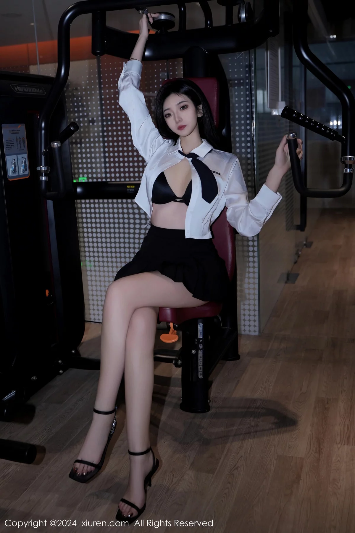 [[XiuRen秀人网]秀人网]No.7894_模特安琪Yee性感白上衣配黑短裙露黑色内衣秀惹火身材诱惑写真77P