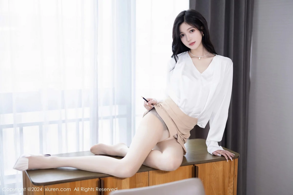 [[XiuRen秀人网]秀人网]No.7906_模特程程程白上衣配杏色短裙露性感白色内衣秀苗条身材迷人写真82P