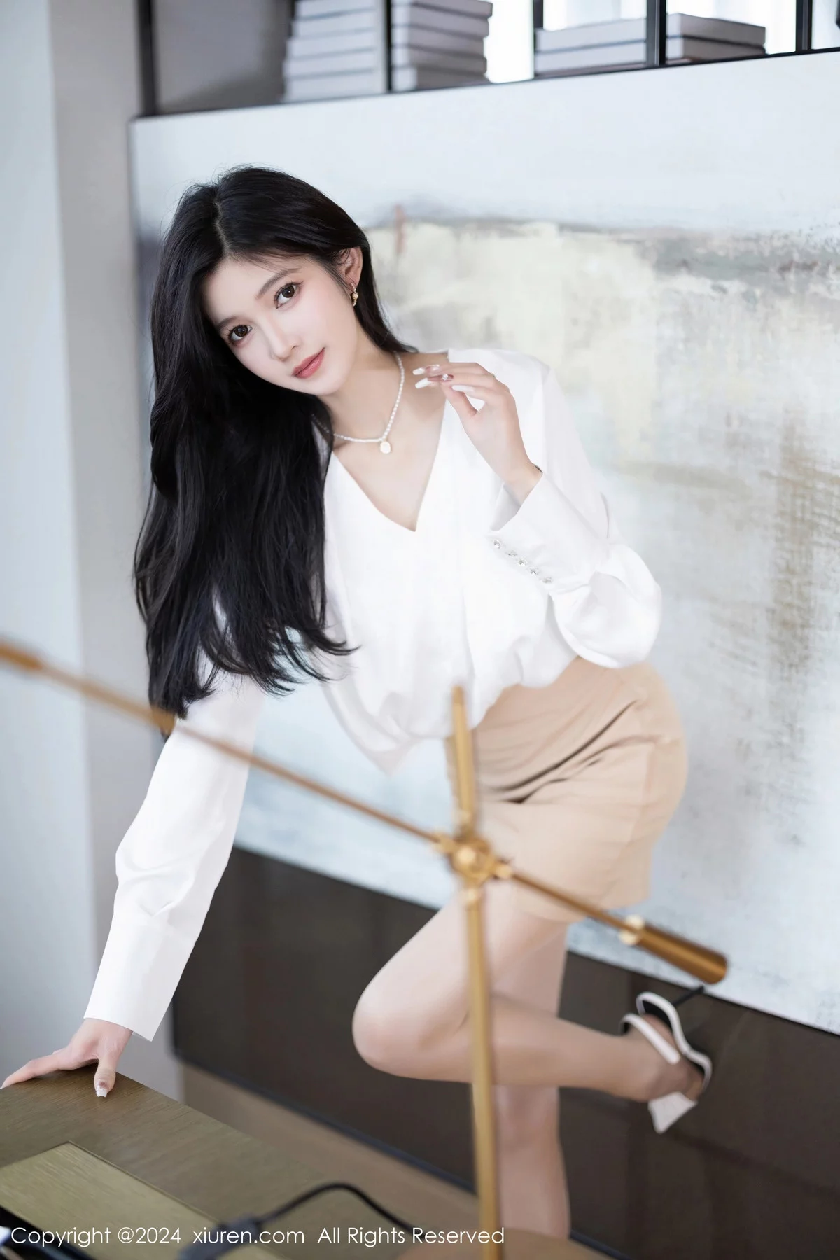 [[XiuRen秀人网]秀人网]No.7906_模特程程程白上衣配杏色短裙露性感白色内衣秀苗条身材迷人写真82P