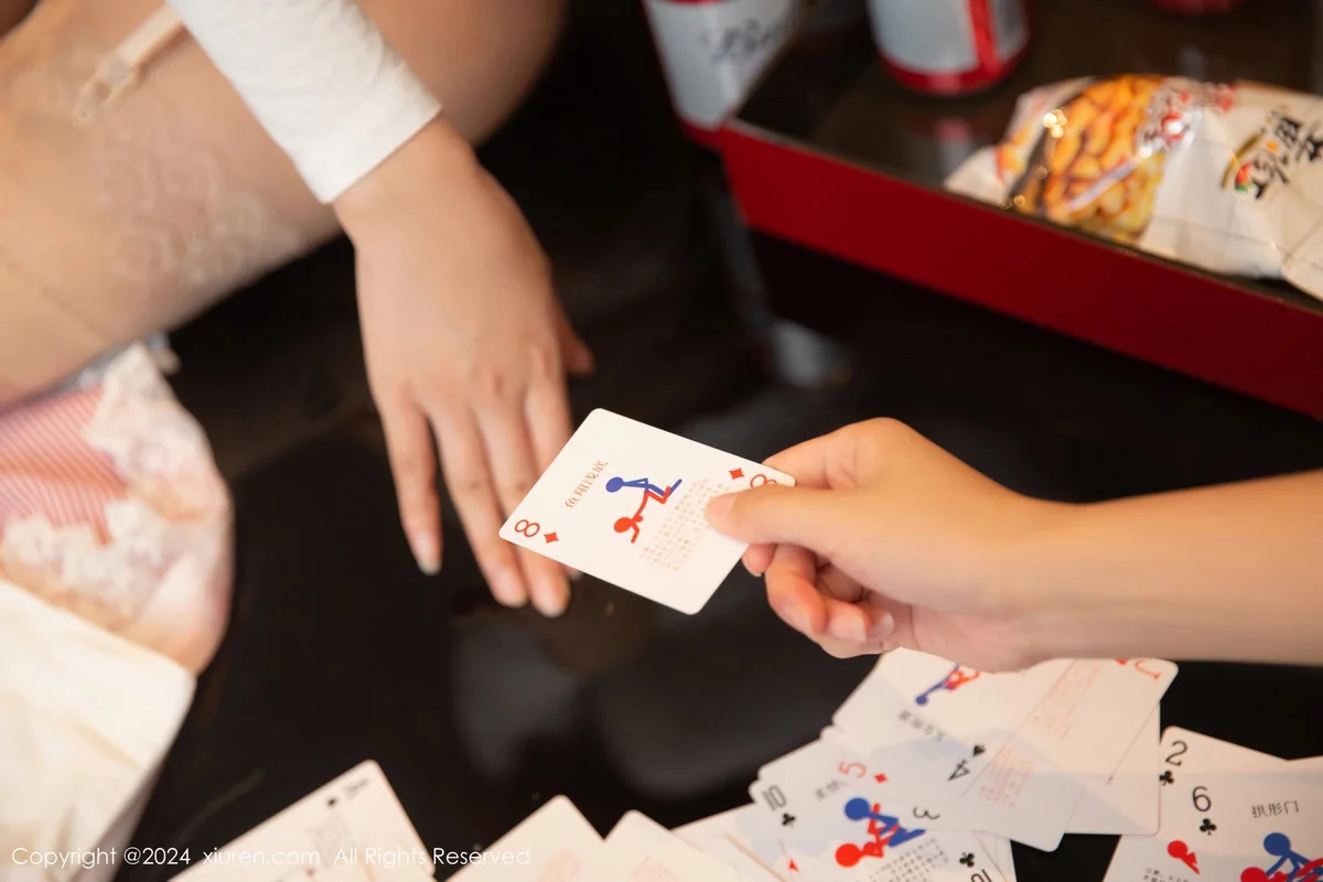 [[XiuRen秀人网]秀人网]No.7911_女神绮里嘉ula性感白色蕾丝内衣配超薄肉丝秀曼妙身姿诱惑写真80P