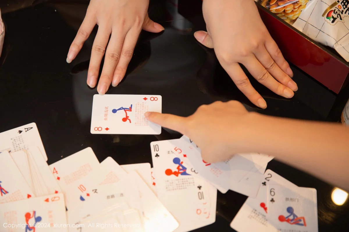 [[XiuRen秀人网]秀人网]No.7911_女神绮里嘉ula性感白色蕾丝内衣配超薄肉丝秀曼妙身姿诱惑写真80P