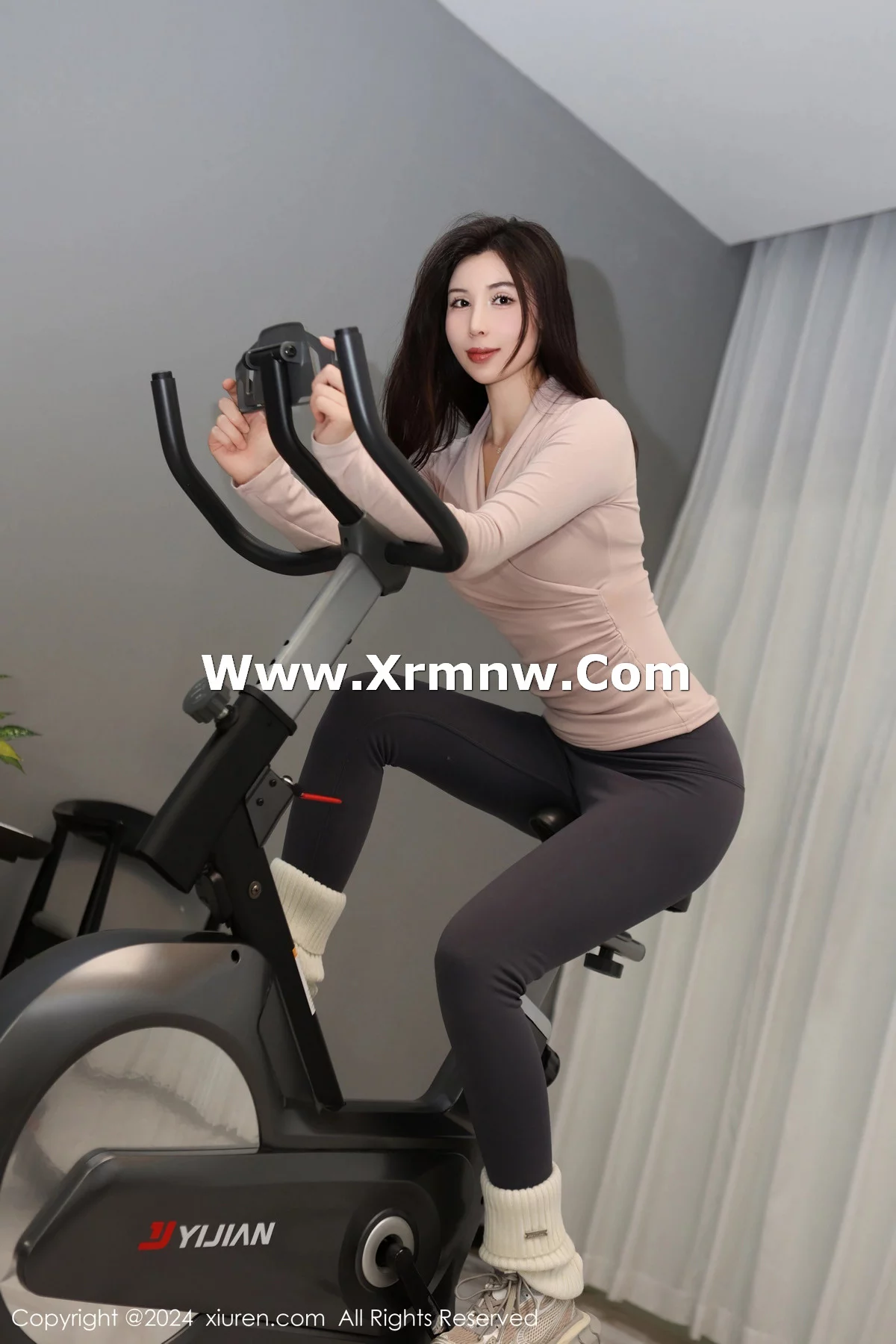 [[XiuRen秀人网]秀人网]No.7909_模特曼柔性感运动服饰露粉色轻透蕾丝内衣秀曼妙身姿诱惑写真84P