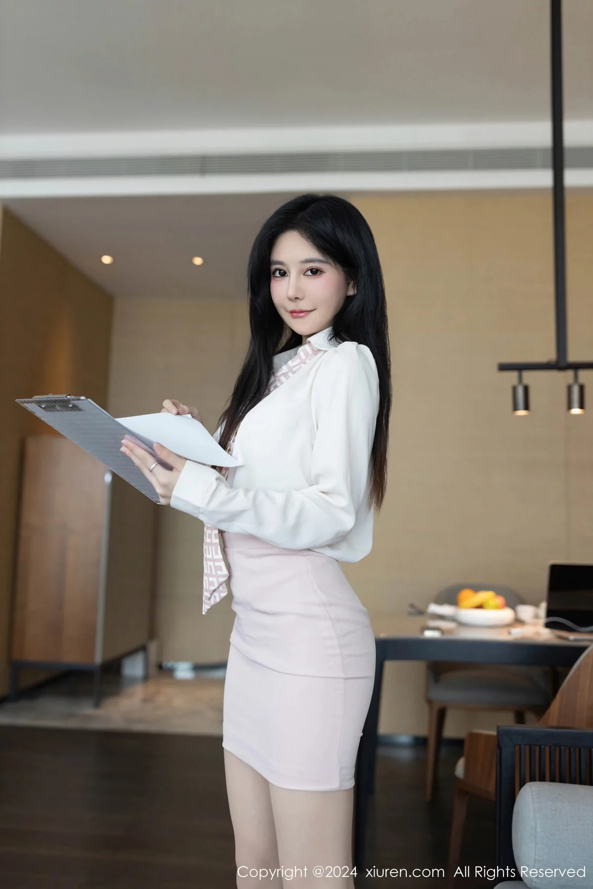 [[XiuRen秀人网]秀人网]No.7922_模特幼幼浅粉色上衣配白短裙露白色蕾丝内衣秀完美身材诱惑写真80P