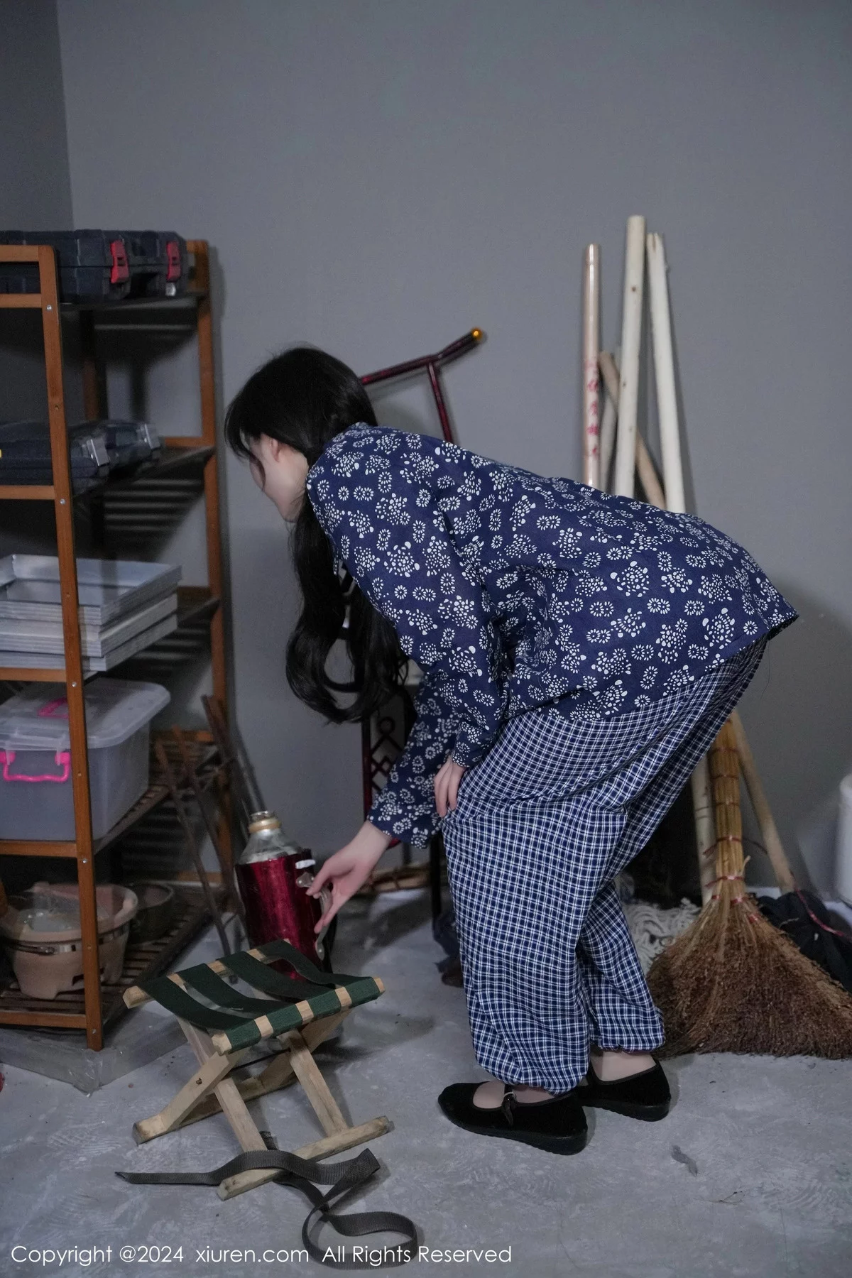 [[XiuRen秀人网]秀人网]No.7915_女神Carol周妍希宿舍拍摄私房床上超薄肉丝秀翘臀美腿诱惑写真86P