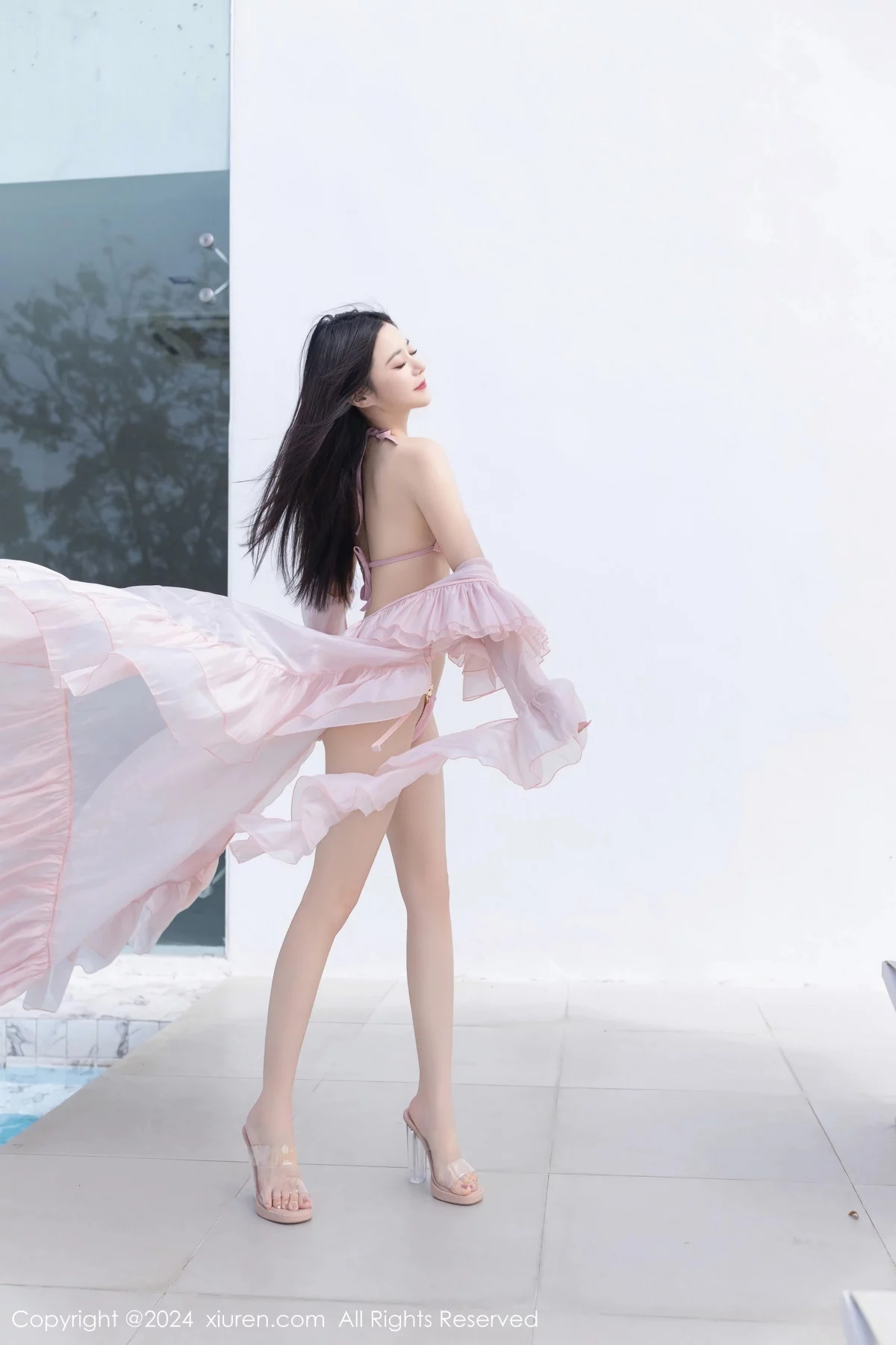 [[XiuRen秀人网]秀人网]No.7920_模特鱼子酱Fish泳池边性感粉色比基尼服饰秀曼妙身姿诱惑写真81P