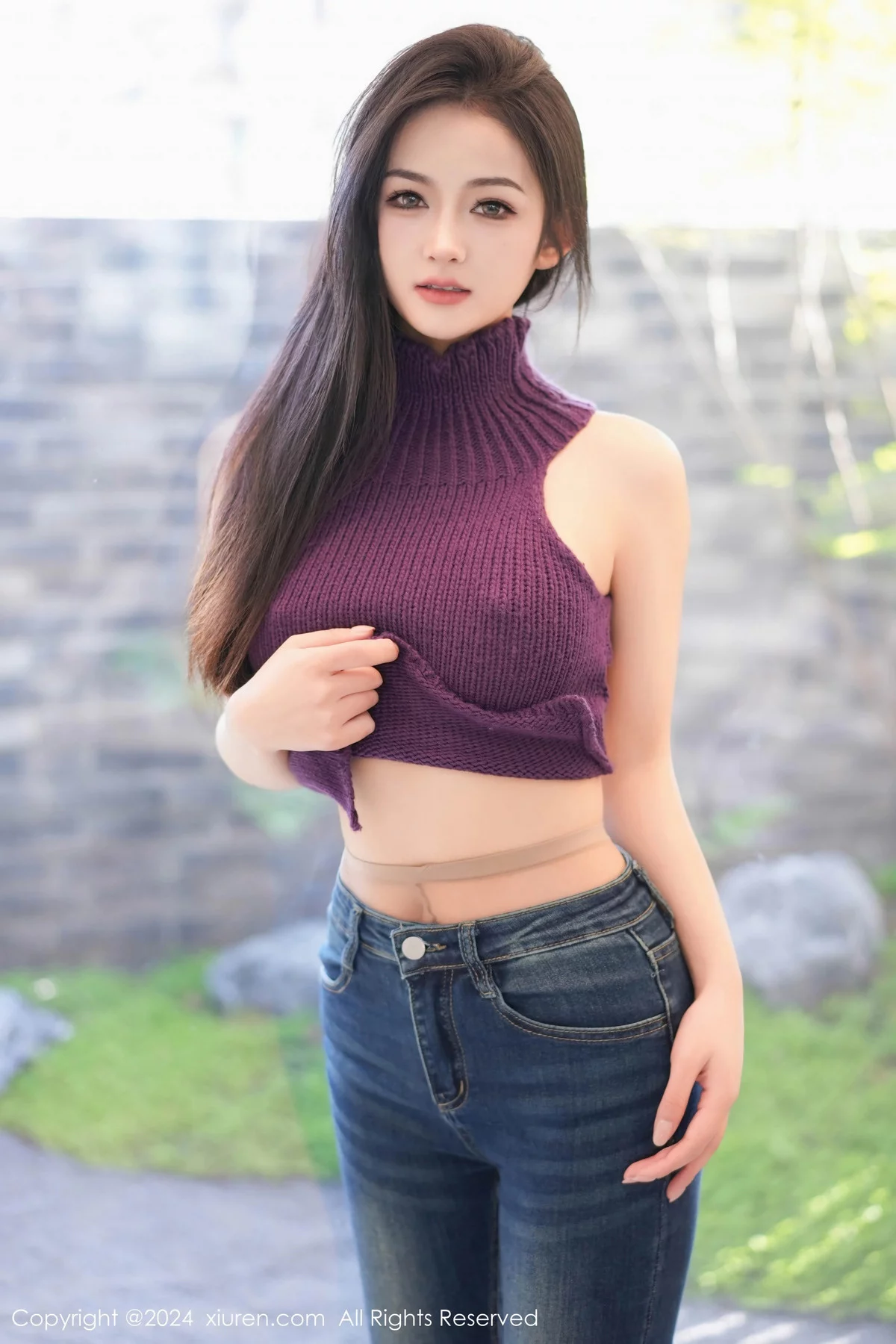 [[XiuRen秀人网]秀人网]No.7918_模特谭小灵性感紫色上衣配牛仔裤露超薄肉丝秀丰腴身姿诱惑写真75P