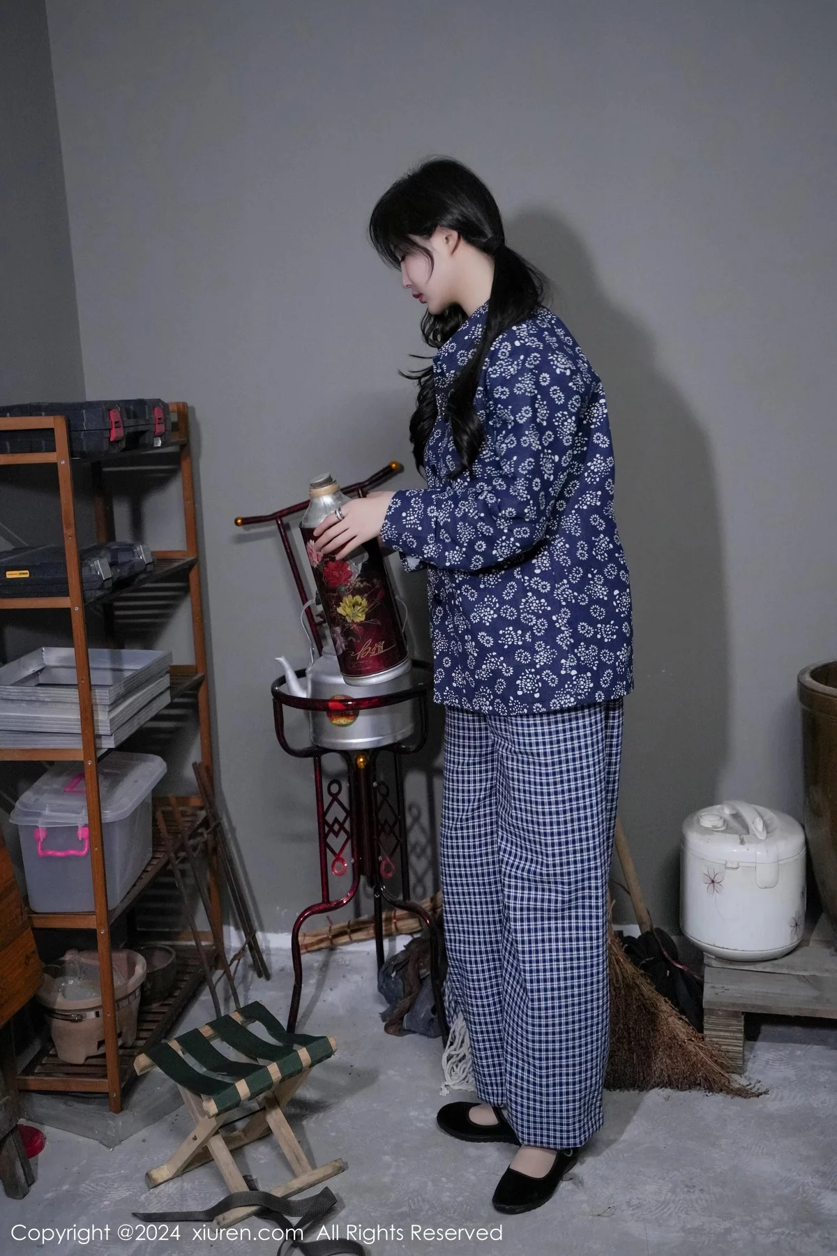 [[XiuRen秀人网]秀人网]No.7915_女神Carol周妍希宿舍拍摄私房床上超薄肉丝秀翘臀美腿诱惑写真86P