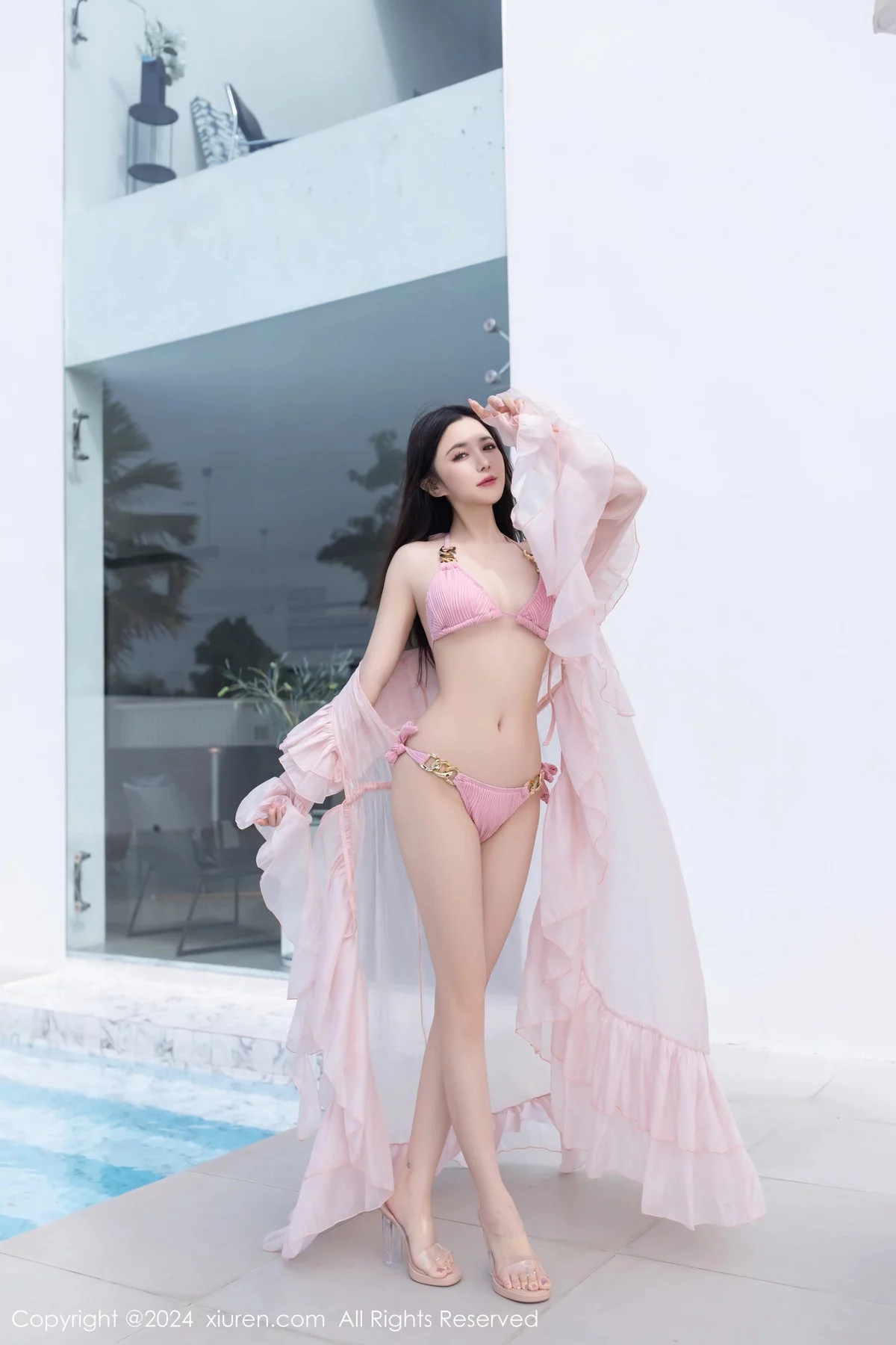 [[XiuRen秀人网]秀人网]No.7920_模特鱼子酱Fish泳池边性感粉色比基尼服饰秀曼妙身姿诱惑写真81P