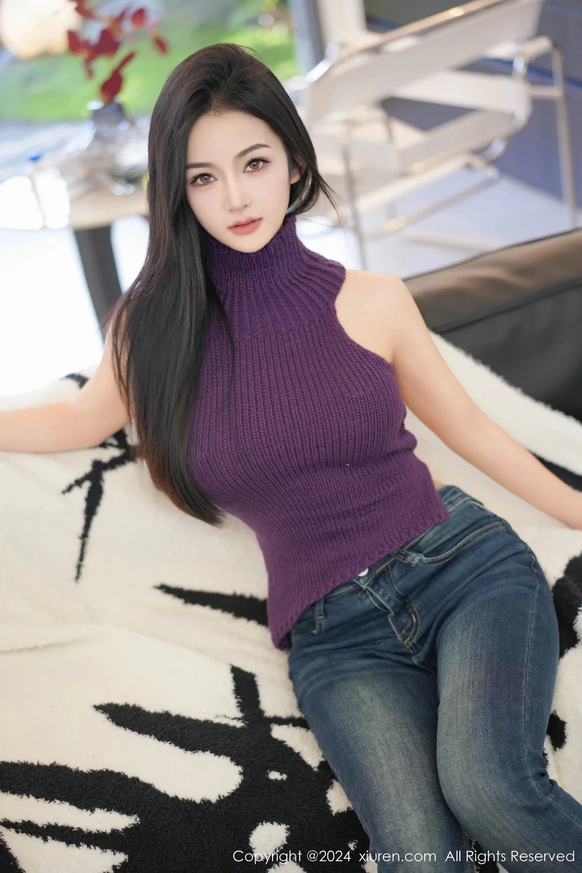 [[XiuRen秀人网]秀人网]No.7918_模特谭小灵性感紫色上衣配牛仔裤露超薄肉丝秀丰腴身姿诱惑写真75P