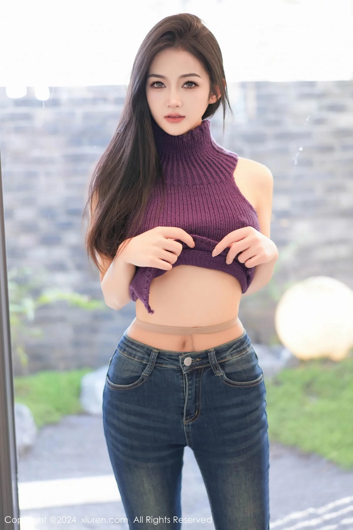 [[XiuRen秀人网]秀人网]No.7918_模特谭小灵性感紫色上衣配牛仔裤露超薄肉丝秀丰腴身姿诱惑写真75P