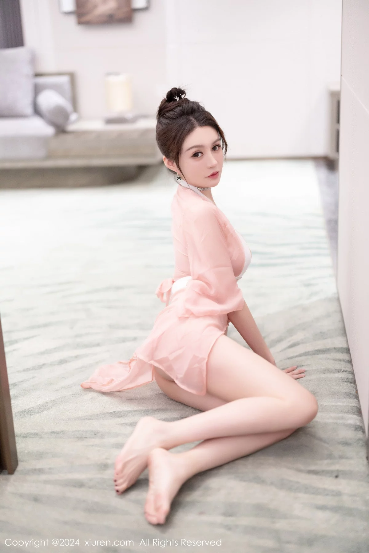 [[XiuRen秀人网]秀人网]No.7927_模特唐宁宁白色露肩长裙+性感粉色情趣服饰秀惹火身材诱惑写真81P