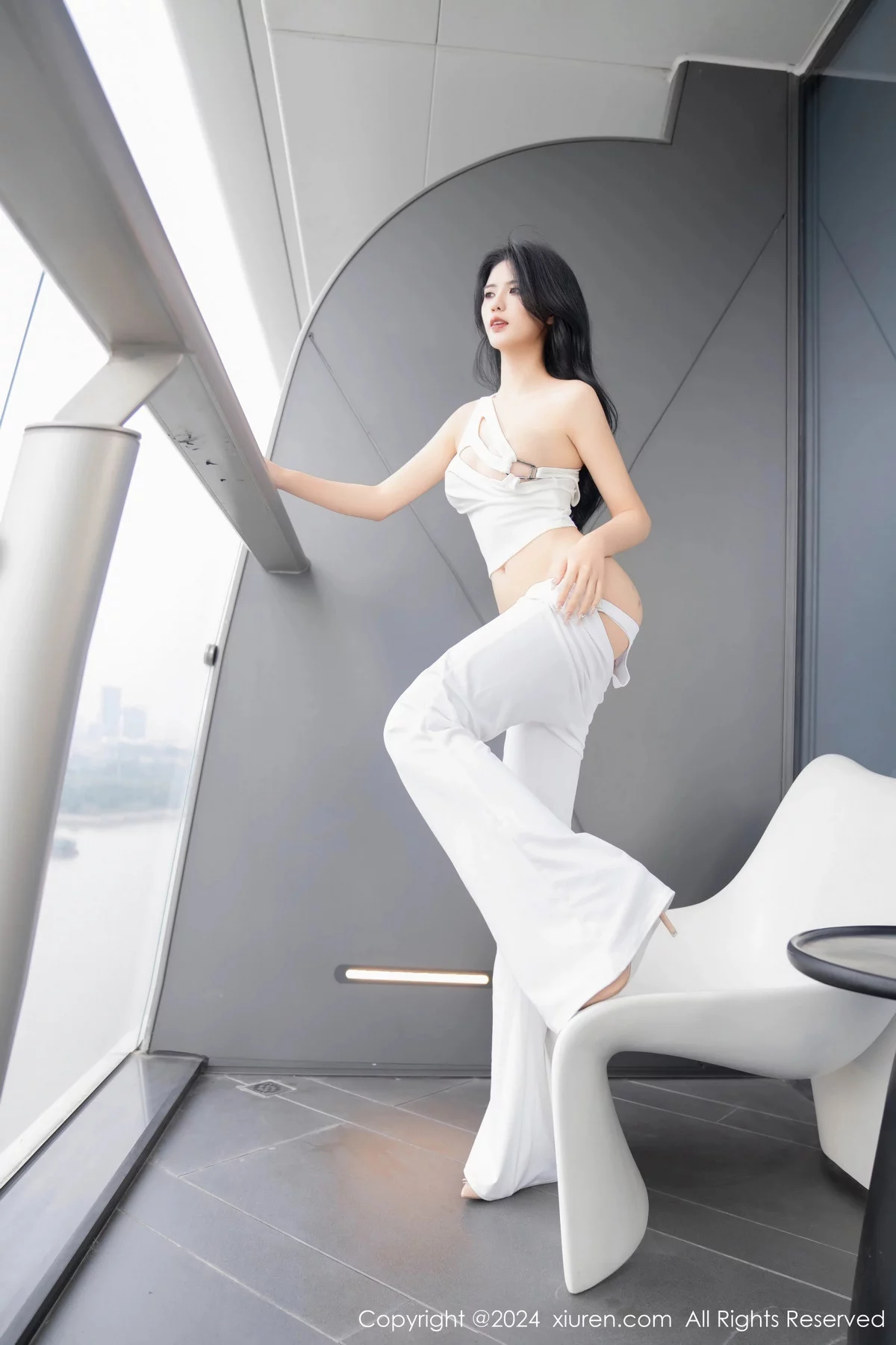 [[XiuRen秀人网]秀人网]No.7937_模特浅浅Danny性感简约白色套装露白色内衣秀曼妙身姿诱惑写真82P