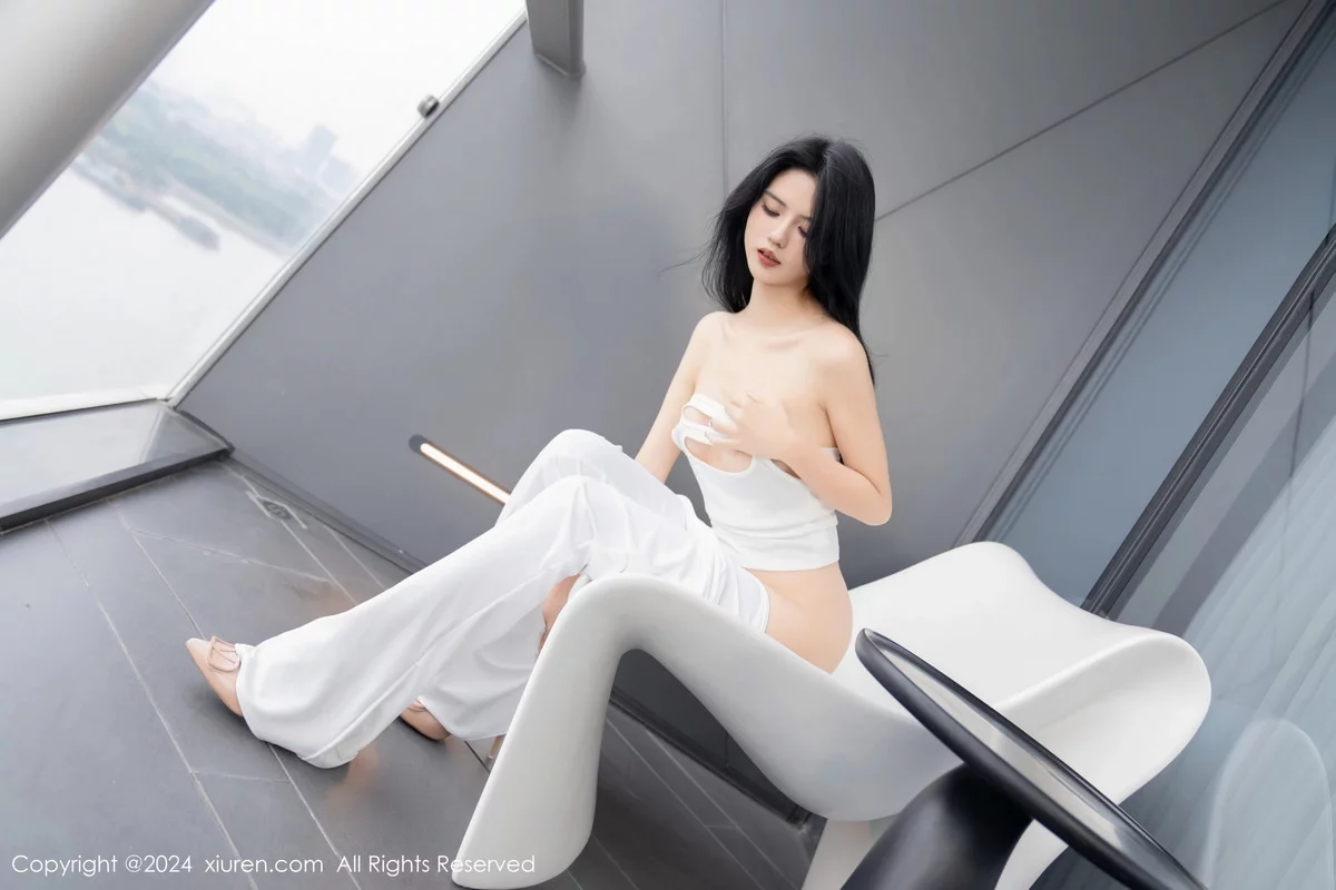 [[XiuRen秀人网]秀人网]No.7937_模特浅浅Danny性感简约白色套装露白色内衣秀曼妙身姿诱惑写真82P