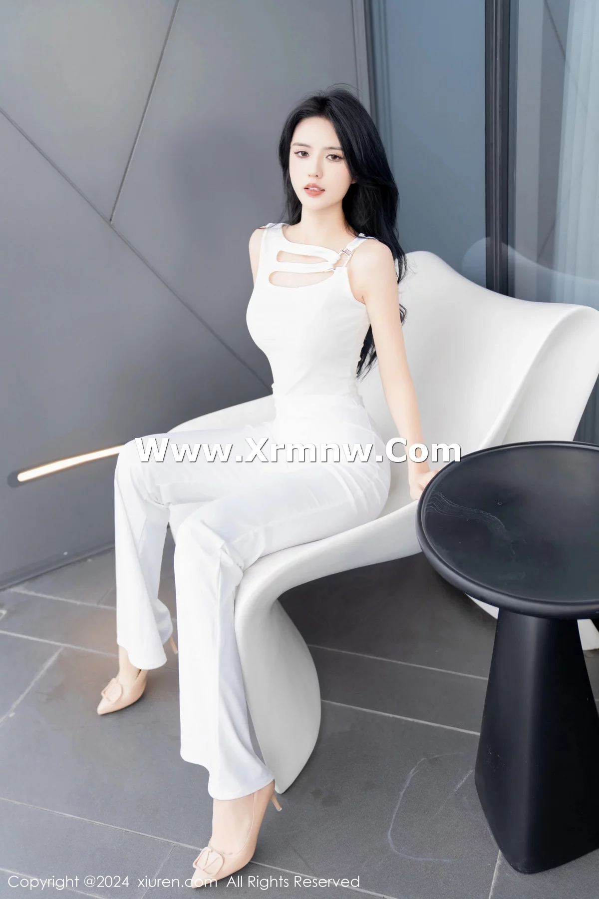 [[XiuRen秀人网]秀人网]No.7937_模特浅浅Danny性感简约白色套装露白色内衣秀曼妙身姿诱惑写真82P