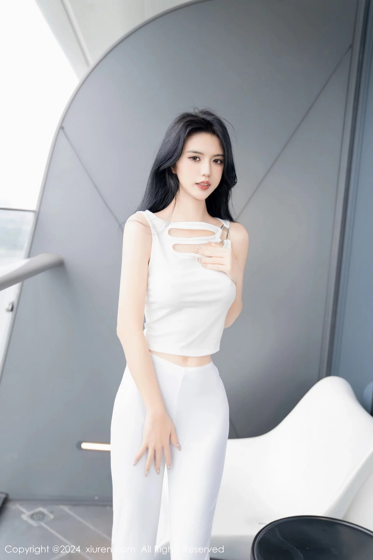 [[XiuRen秀人网]秀人网]No.7937_模特浅浅Danny性感简约白色套装露白色内衣秀曼妙身姿诱惑写真82P