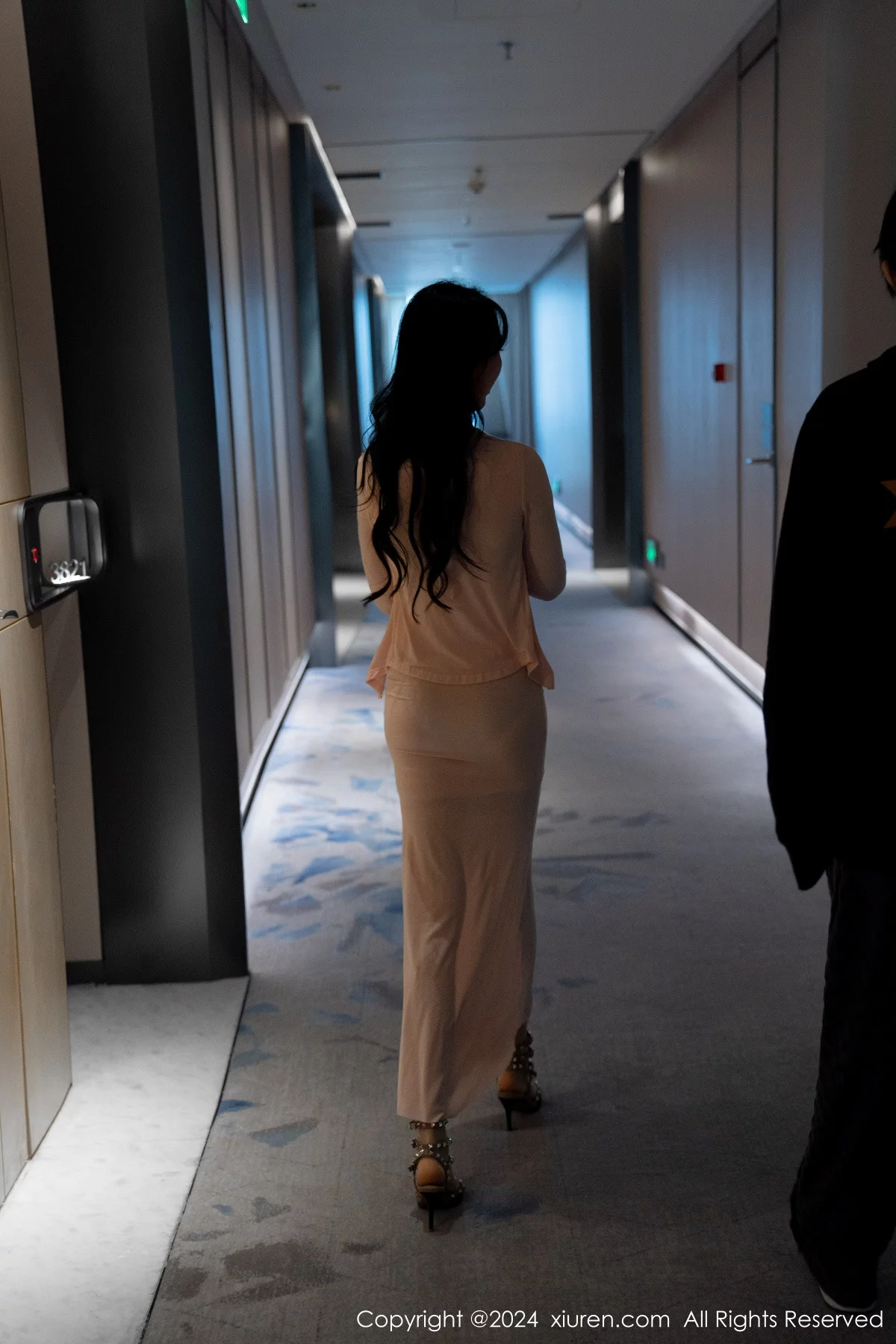 [[XiuRen秀人网]秀人网]No.7945_模特利世白色轻透上衣露性感黑色蕾丝内衣秀曼妙身姿诱惑写真96P