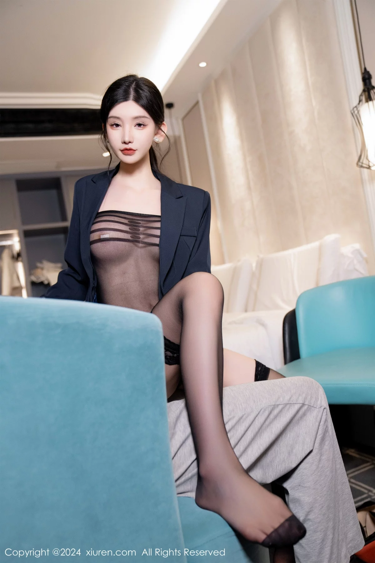 [[XiuRen秀人网]秀人网]No.7956_女神周于希Sally性感深色上衣露超薄黑丝秀惹火身材撩人诱惑写真98P