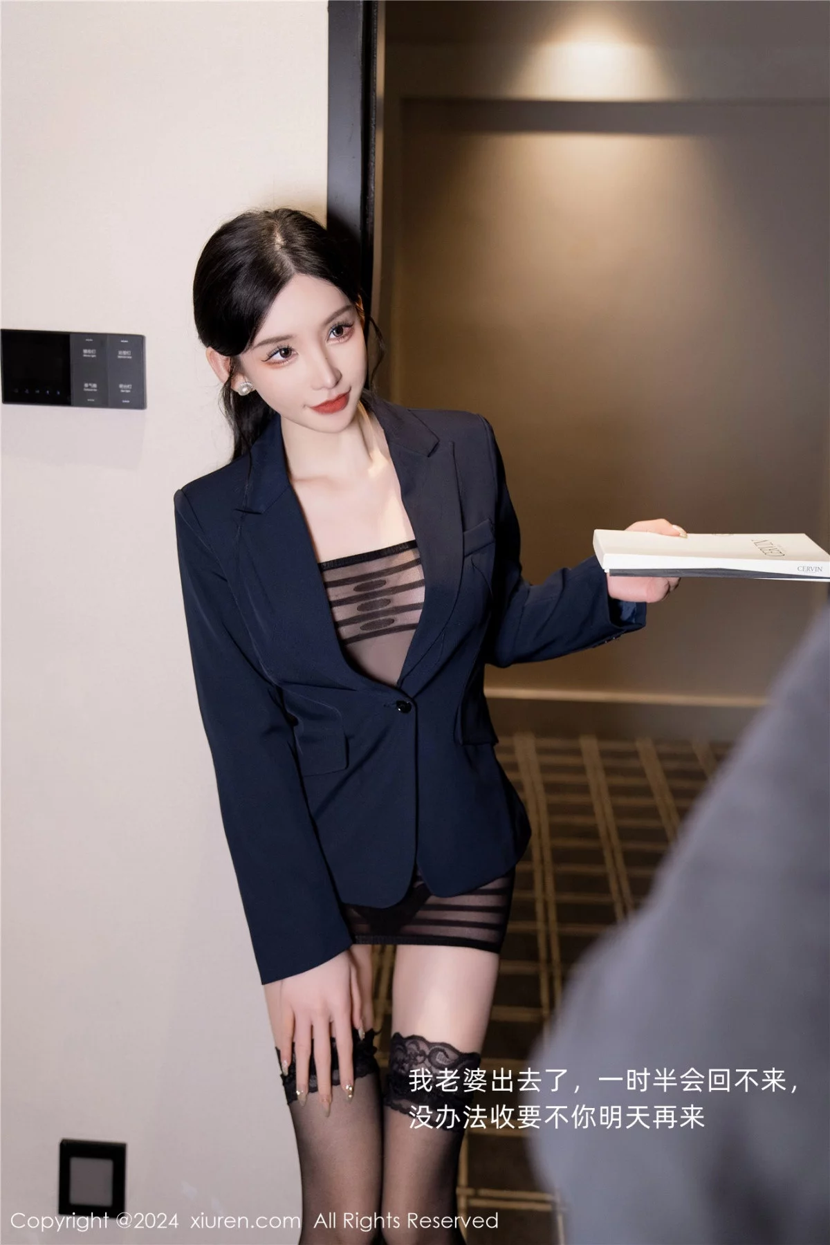 [[XiuRen秀人网]秀人网]No.7956_女神周于希Sally性感深色上衣露超薄黑丝秀惹火身材撩人诱惑写真98P