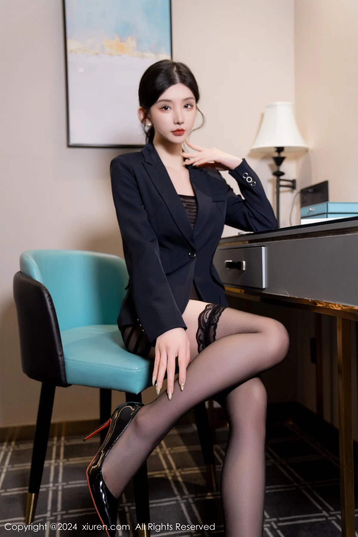 [[XiuRen秀人网]秀人网]No.7956_女神周于希Sally性感深色上衣露超薄黑丝秀惹火身材撩人诱惑写真98P