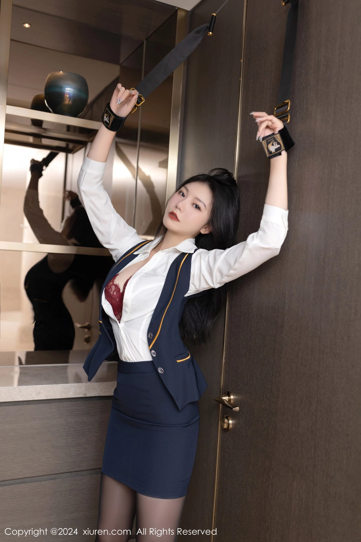 [[XiuRen秀人网]秀人网]No.7968_模特安然anran性感空姐制服露红色蕾丝内衣秀柔美身姿诱惑写真79P