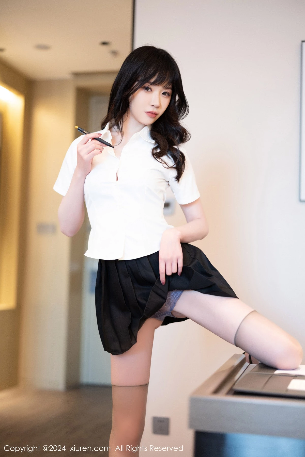 [[XiuRen秀人网]秀人网]No.7970_模特梦心玥性感白T配黑短裙+紫色蕾丝内衣秀曼妙身姿诱惑写真83P