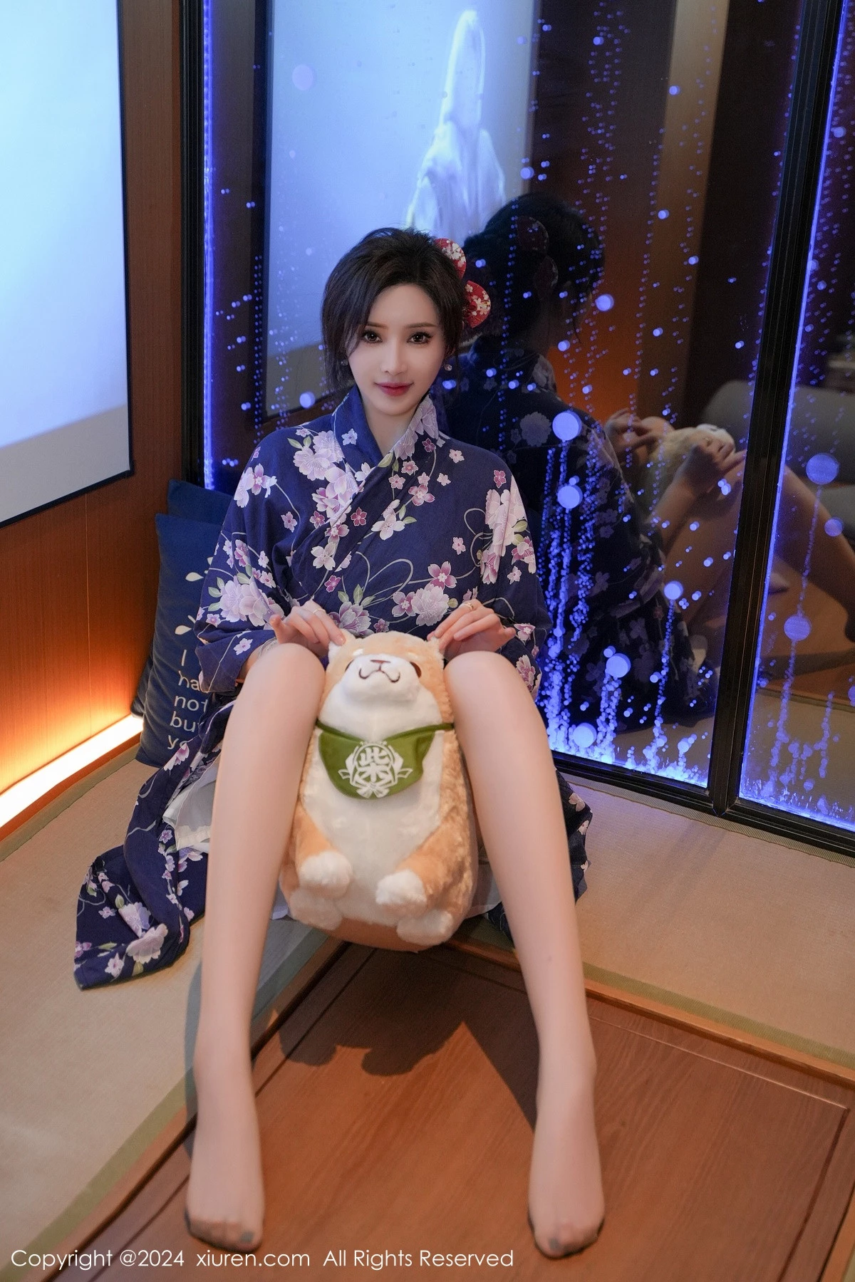 [[XiuRen秀人网]秀人网]No.7975_女神Carol周妍希深蓝色日式和服配超薄肉丝秀丰满身材诱惑写真70P