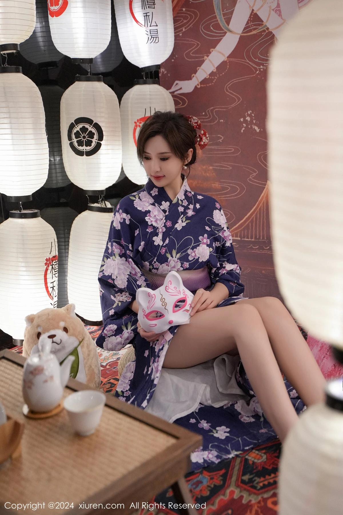 [[XiuRen秀人网]秀人网]No.7975_女神Carol周妍希深蓝色日式和服配超薄肉丝秀丰满身材诱惑写真70P