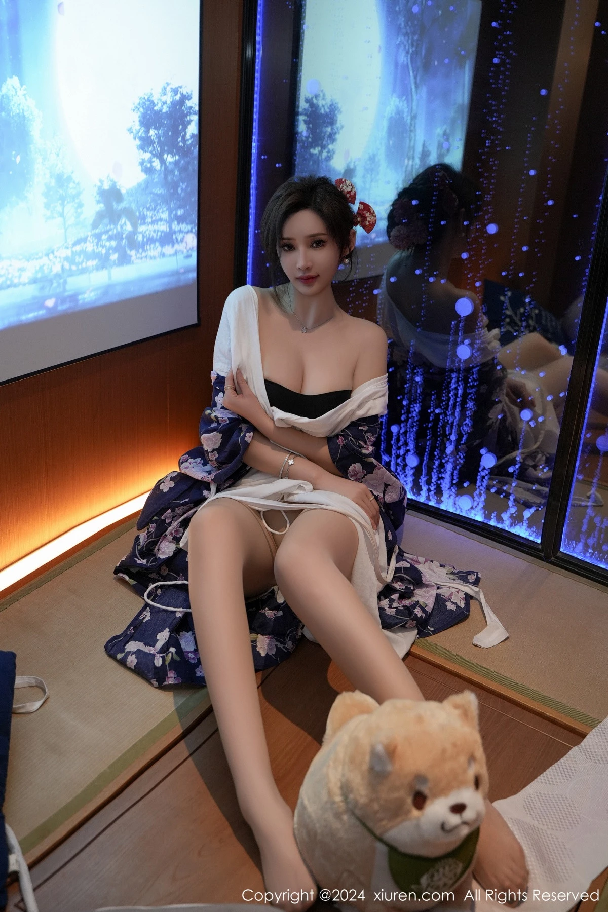 [[XiuRen秀人网]秀人网]No.7975_女神Carol周妍希深蓝色日式和服配超薄肉丝秀丰满身材诱惑写真70P