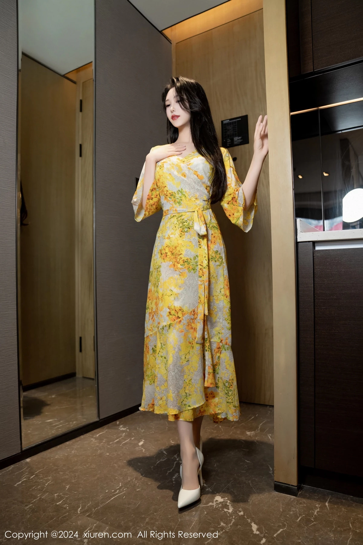 [[XiuRen秀人网]秀人网]No.7981_模特利世情节拍摄性感黄色连衣裙露白色蕾丝内衣完美诱惑写真99P