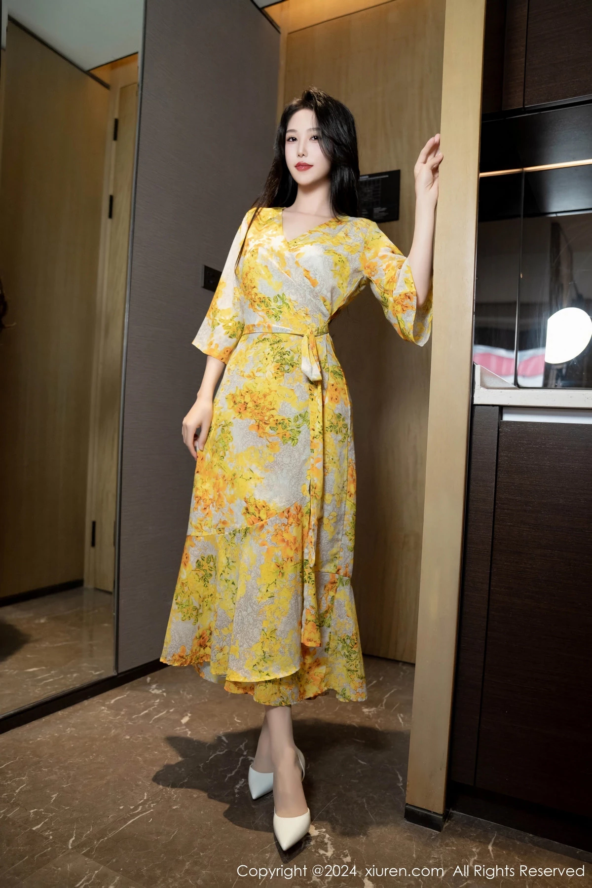 [[XiuRen秀人网]秀人网]No.7981_模特利世情节拍摄性感黄色连衣裙露白色蕾丝内衣完美诱惑写真99P