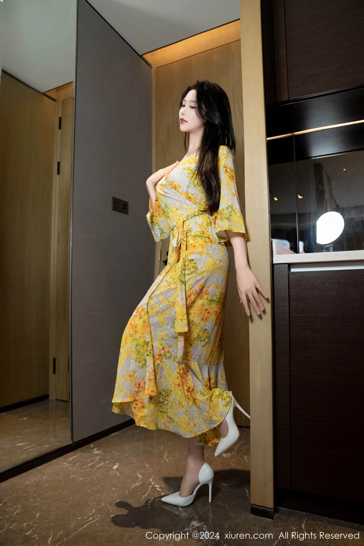 [[XiuRen秀人网]秀人网]No.7981_模特利世情节拍摄性感黄色连衣裙露白色蕾丝内衣完美诱惑写真99P